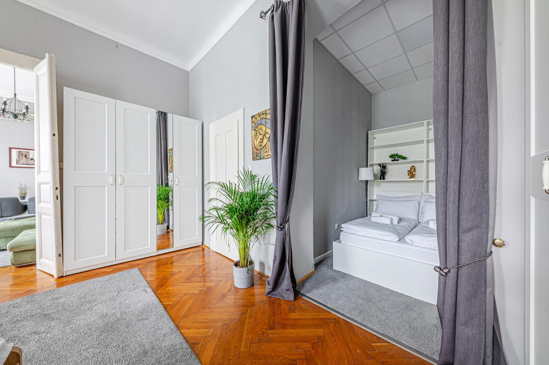Maison Lumiere Buda - Near M2 Metro *