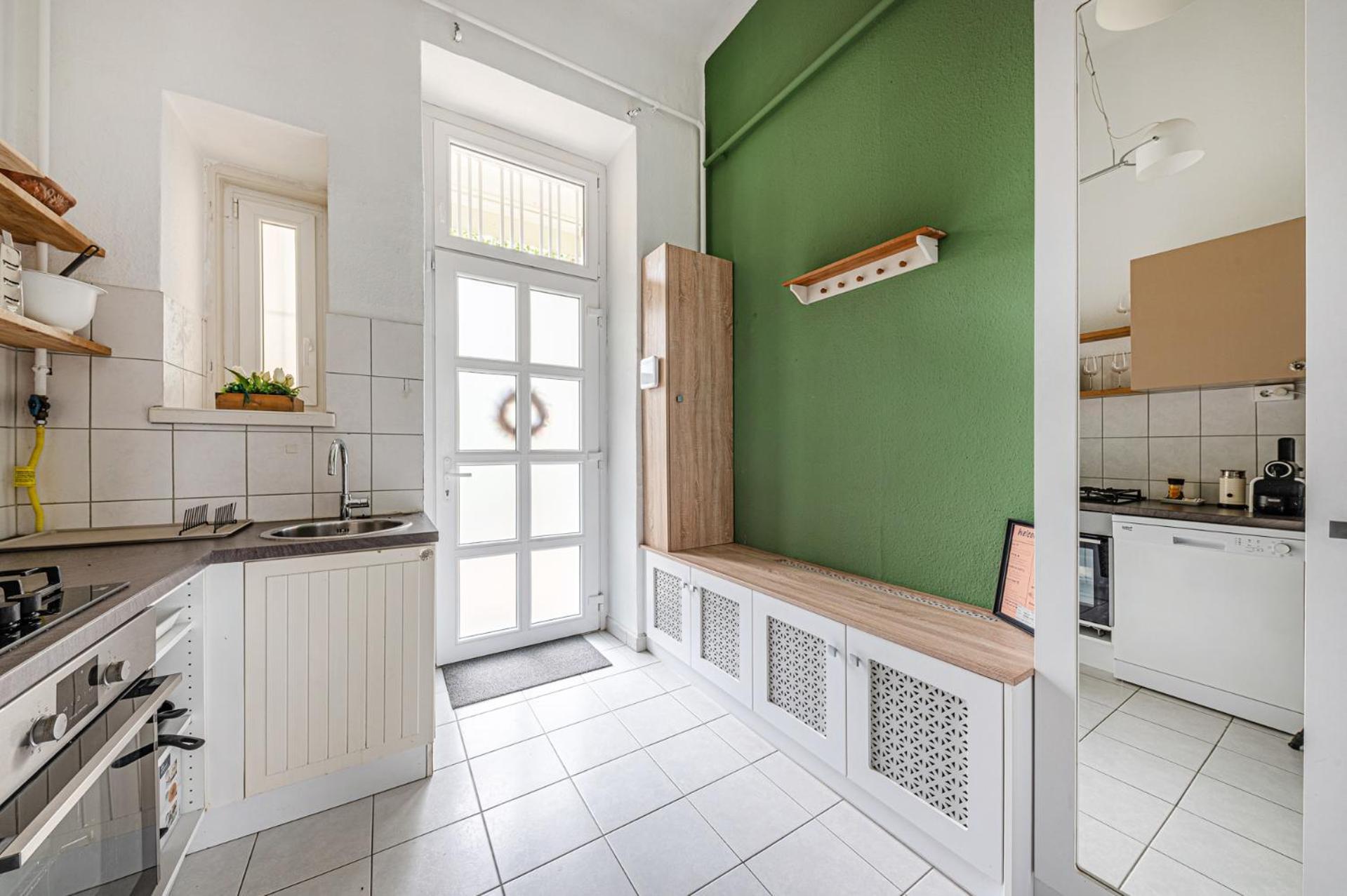 Maison Lumiere Buda - Near M2 Metro