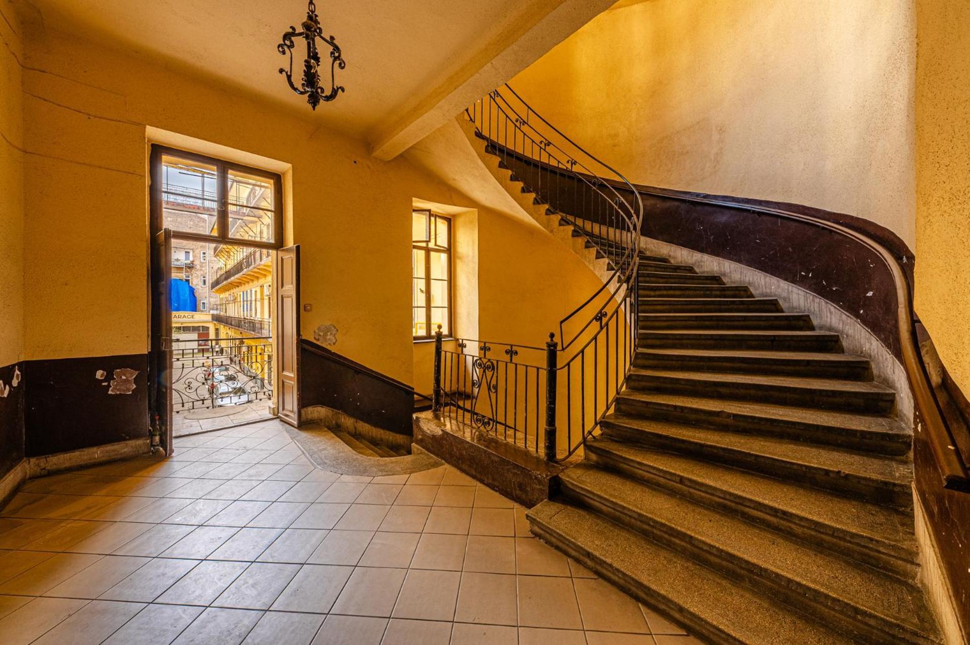 Heart Of The - Spacious -by Astoria Budapest