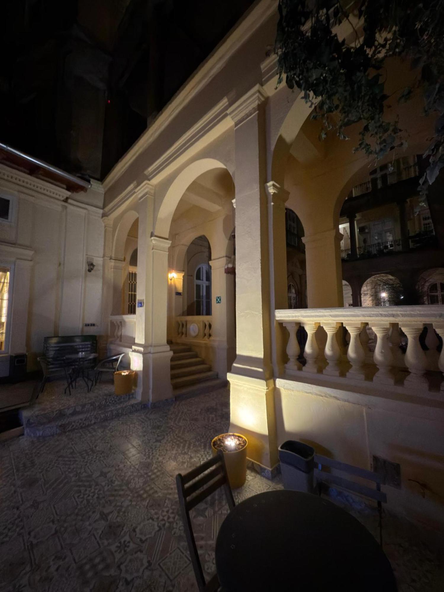 Oasis Inn Budapest Penzion 4*