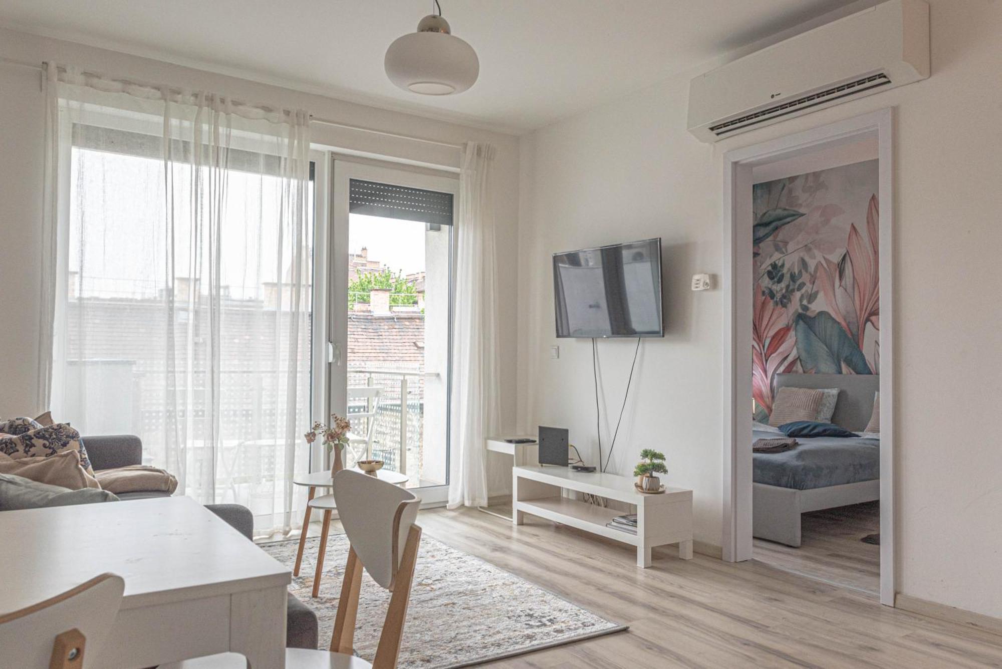 Dob36 With Free Private Parking And Balcony Apartamento Budapest