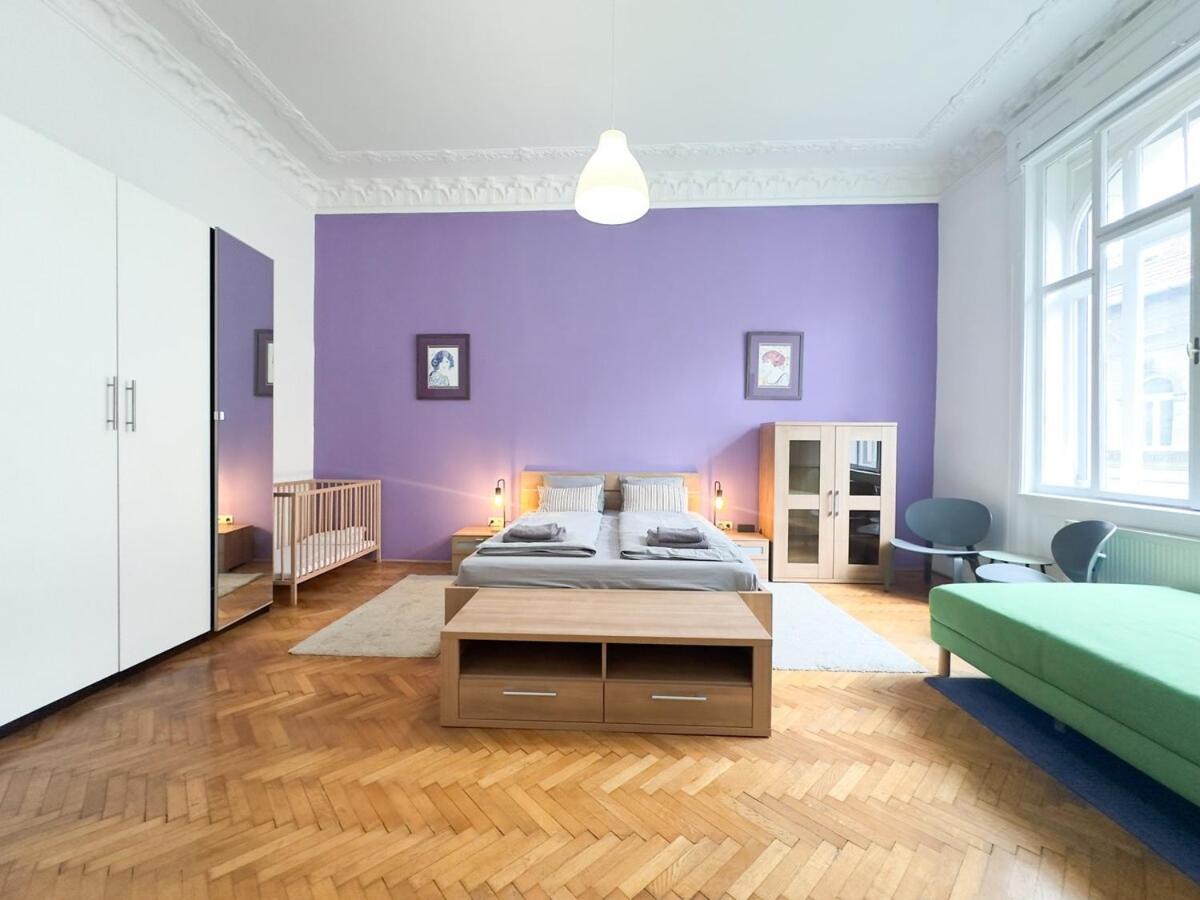 Huge Family Friendly 2br Downtown - Deco House