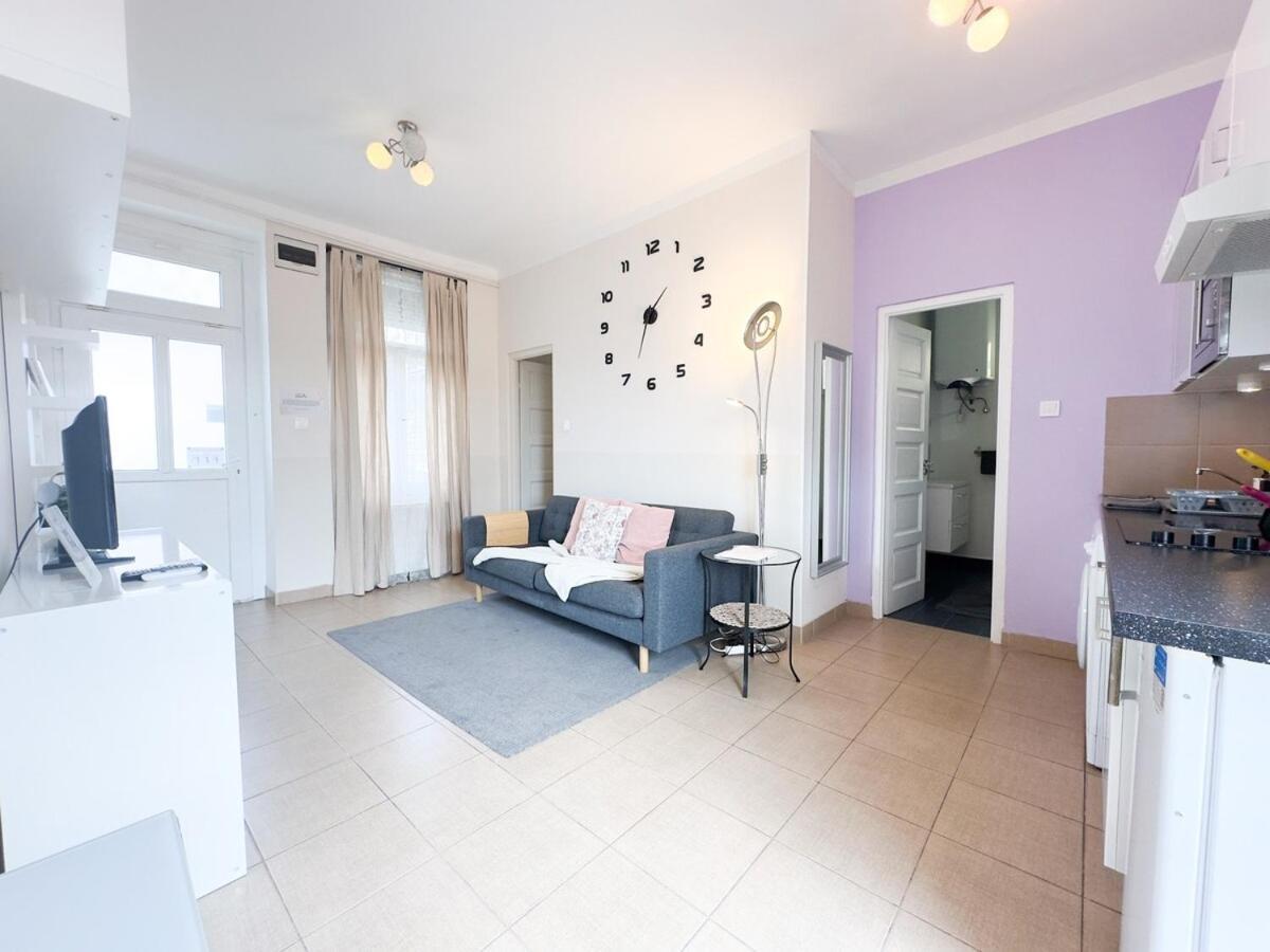 Cozy 1br With Skyline View - Purple Skyline * Budapest