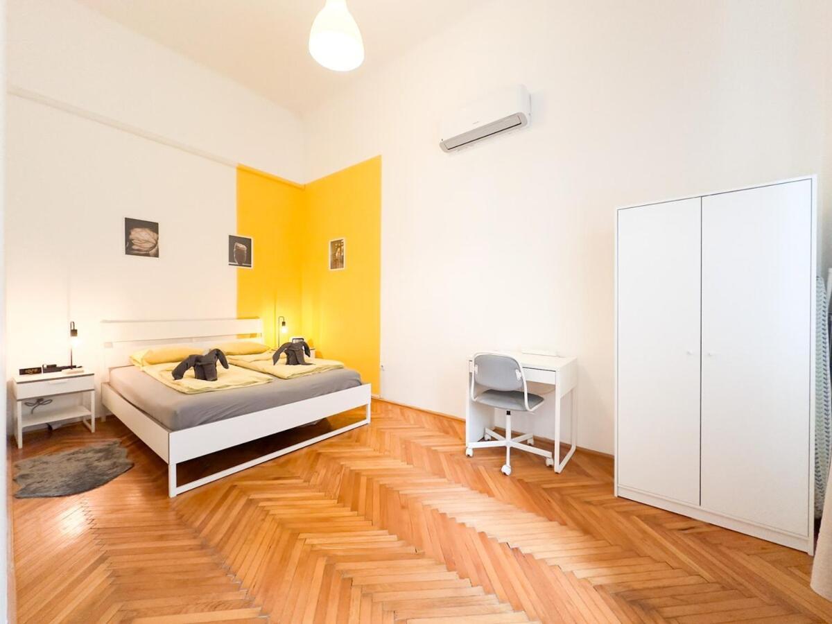 Bright & Peaceful 1Br Apt In Central Budapest - Yellow House Appartement *