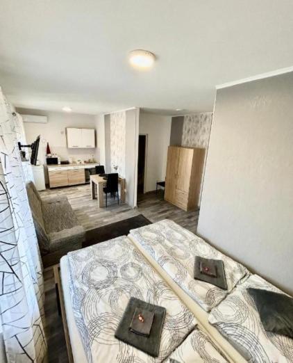 Mira Nest - Pensión Budapest