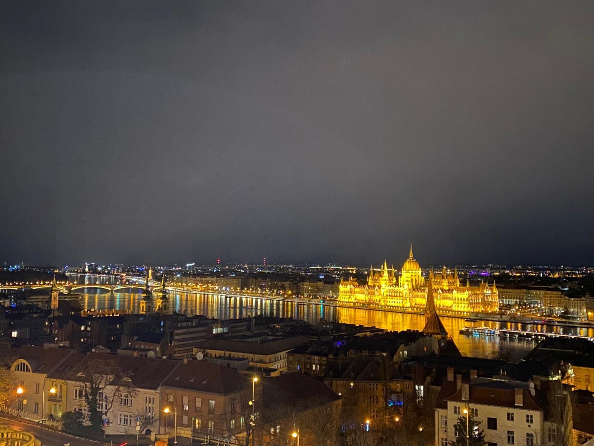 Superb Studio With 40 Sqm Terrace In The Greens Of Buda City Centre Apartamento