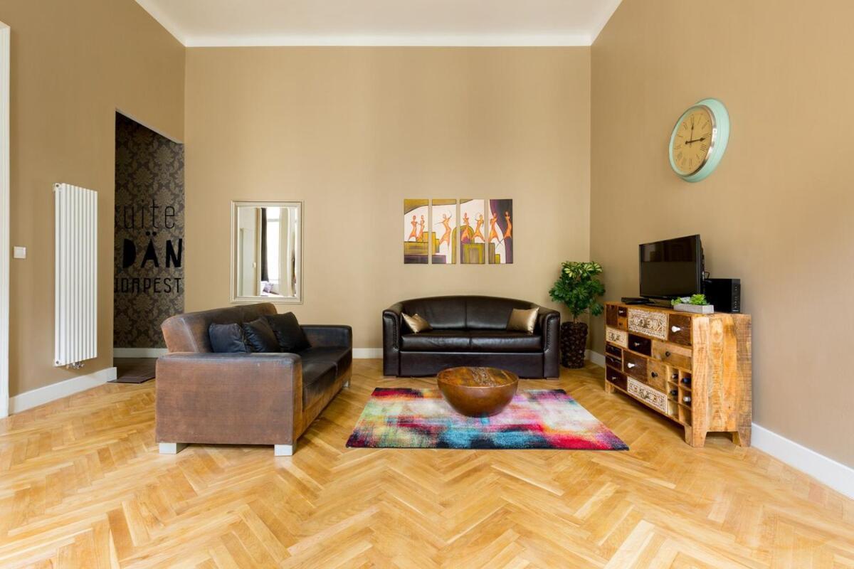 Mondain Apartman