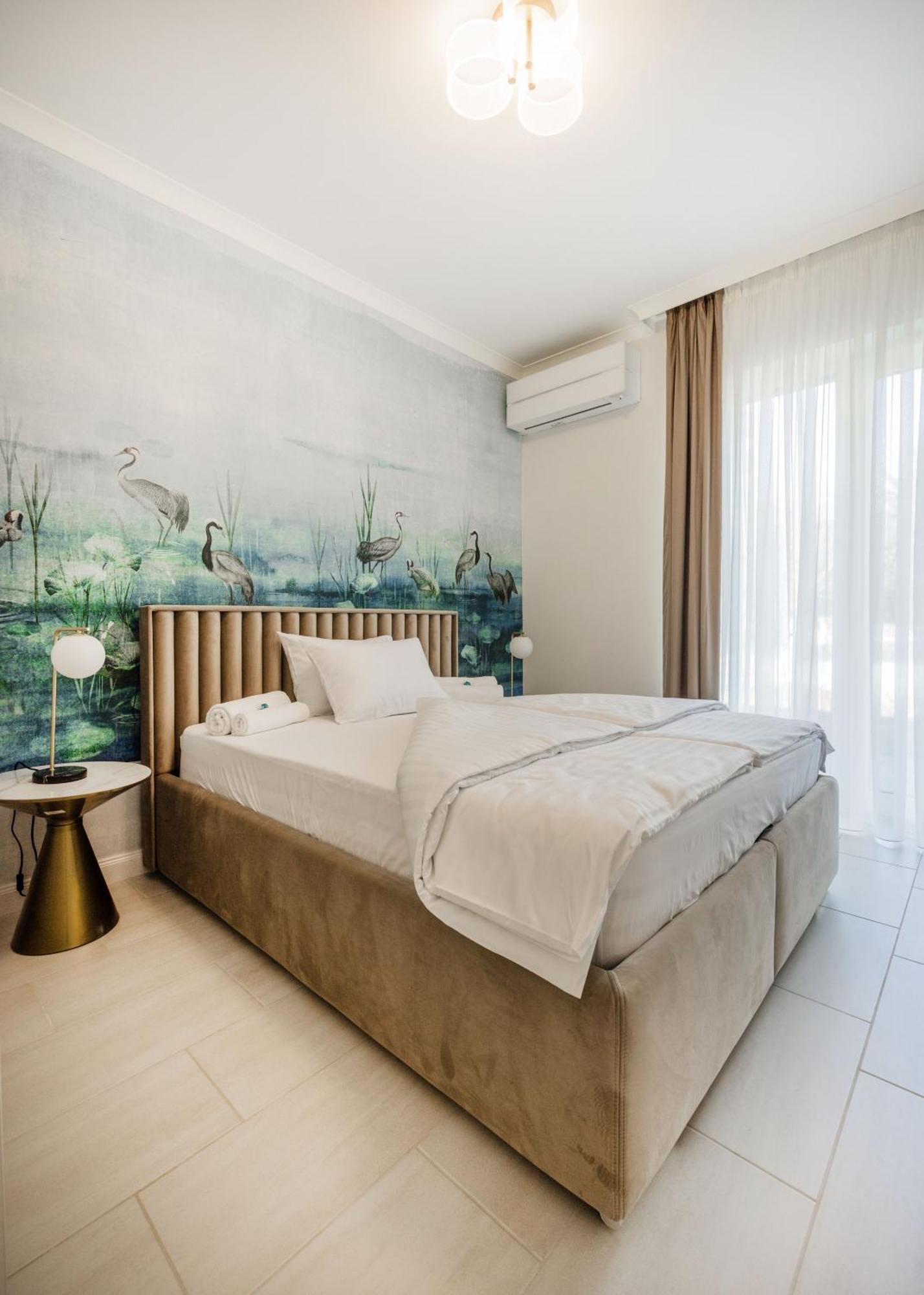Stylish Ground-floor Comfort W Terrace & Parking Apartment Budapest