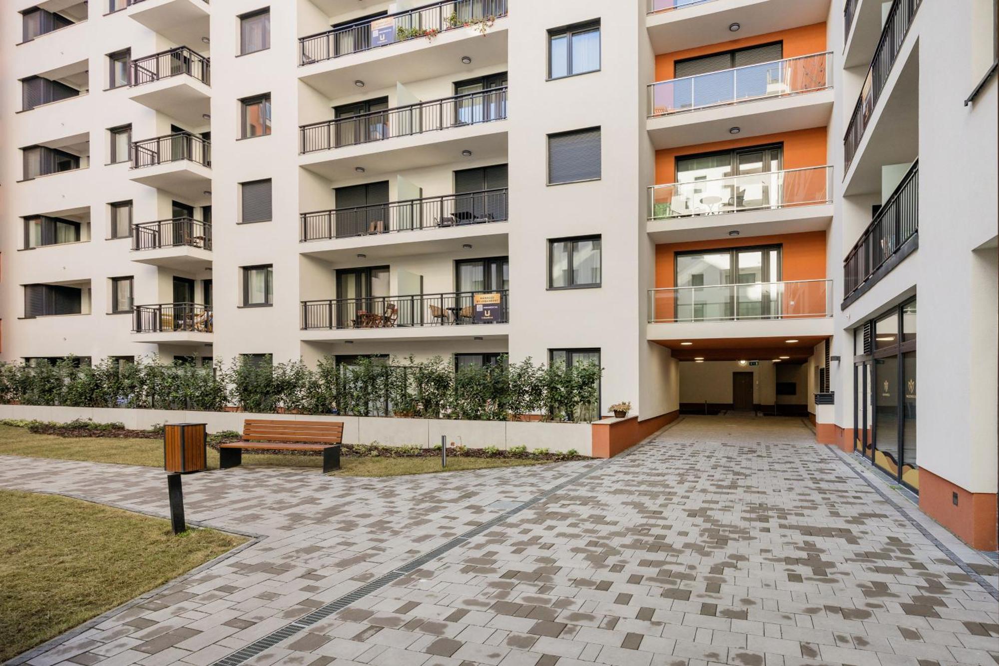 Apartment Stylish Ground-floor Comfort W Terrace & Parking Budapest