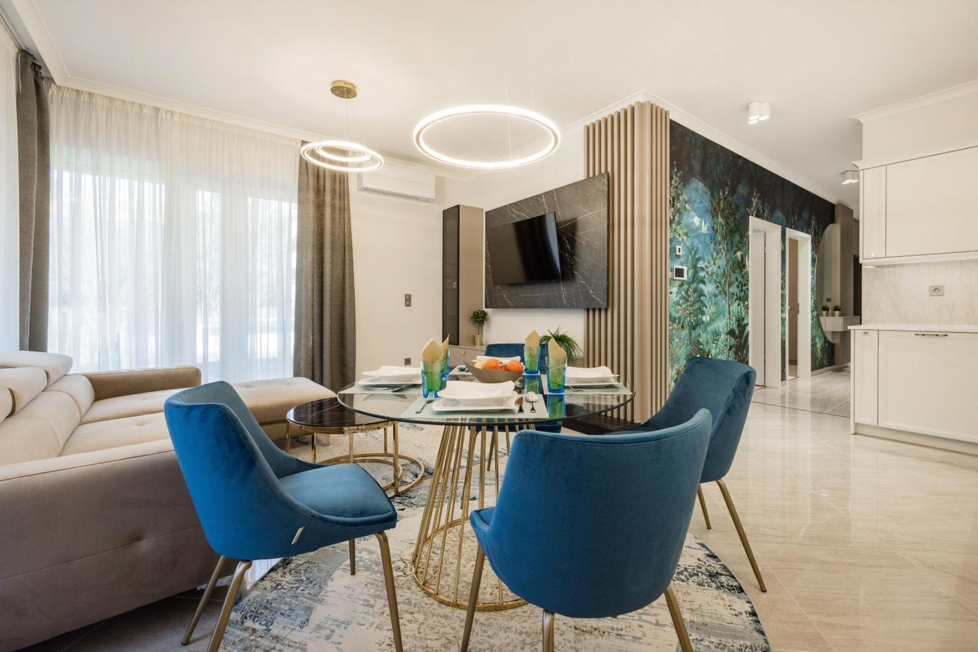 Stylish Ground-floor Comfort W Terrace & Parking *