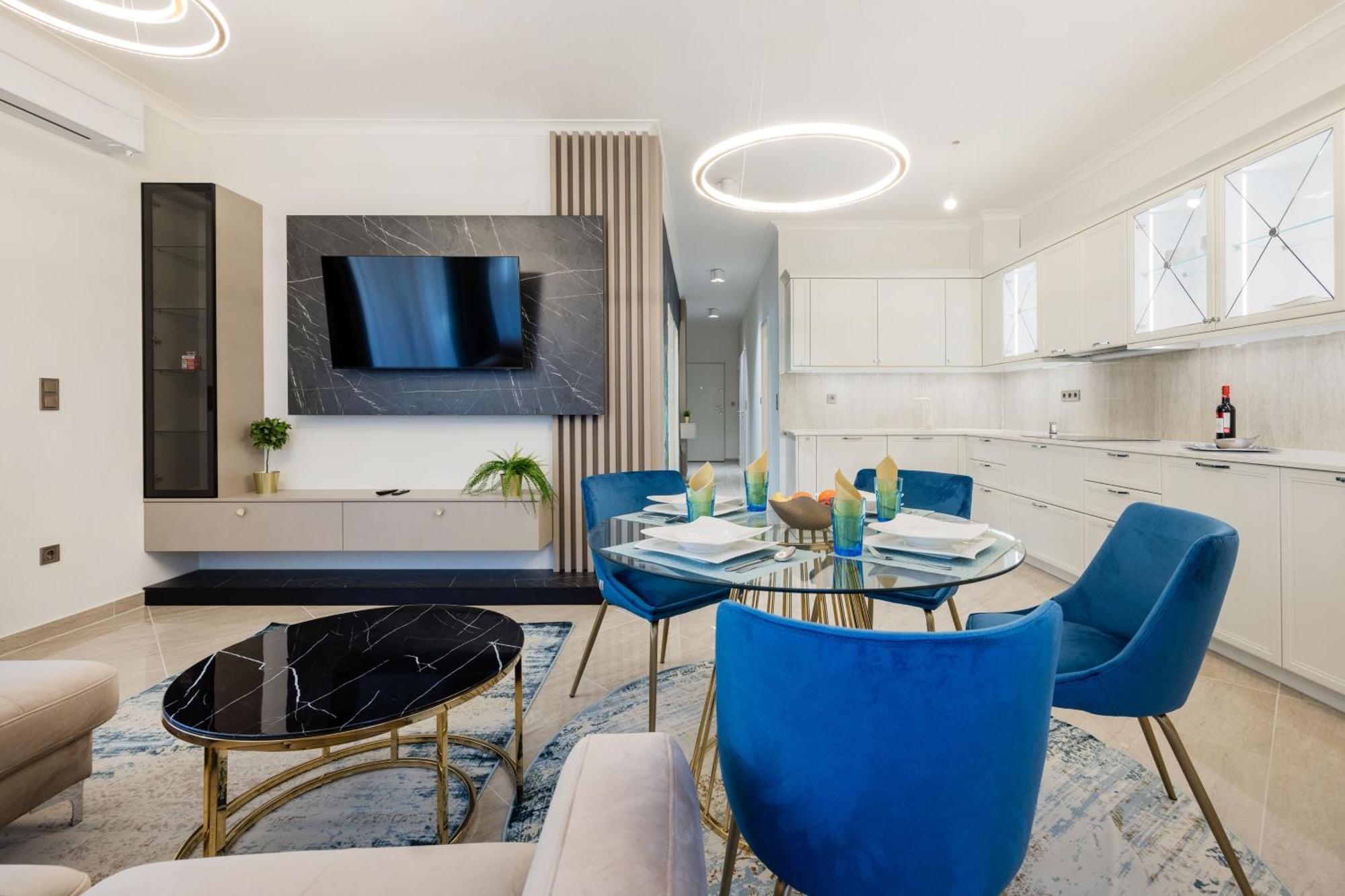 Stylish Ground-floor Comfort W Terrace & Parking Apartment Budapest
