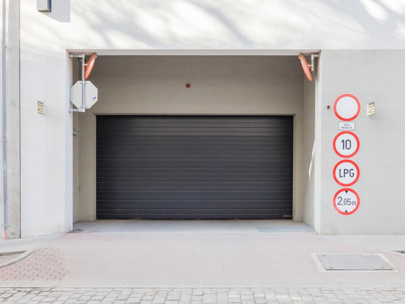Your Ideal Escape With Parking Included Apartment Budapest