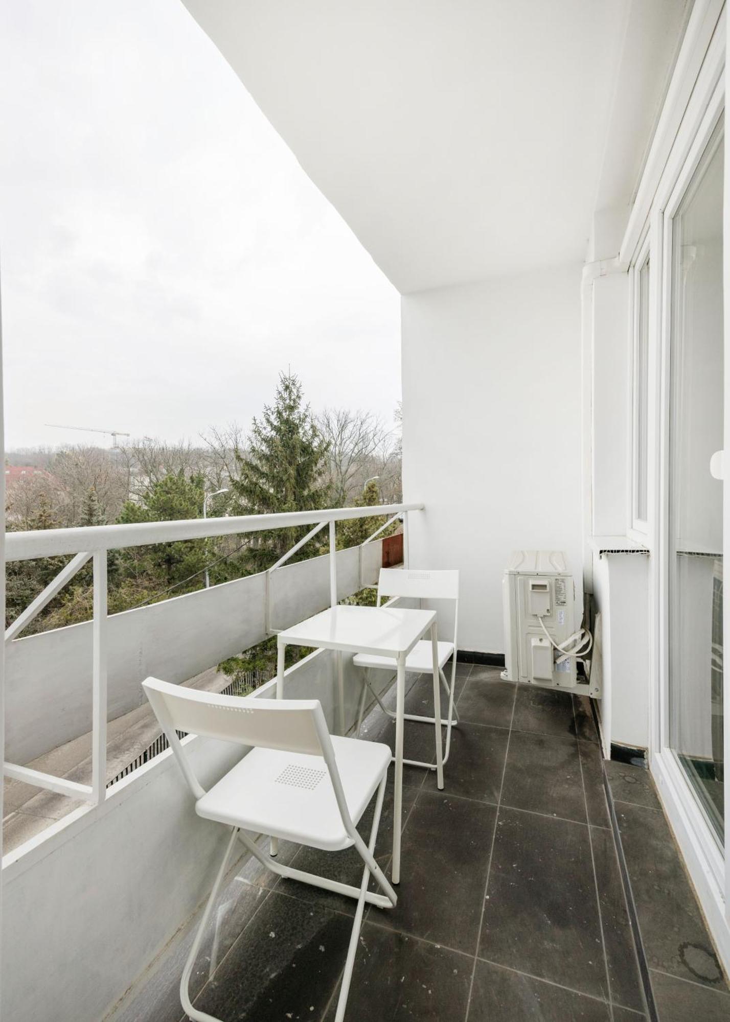 Tranquil Hideaway On Gellert Hill With Parking