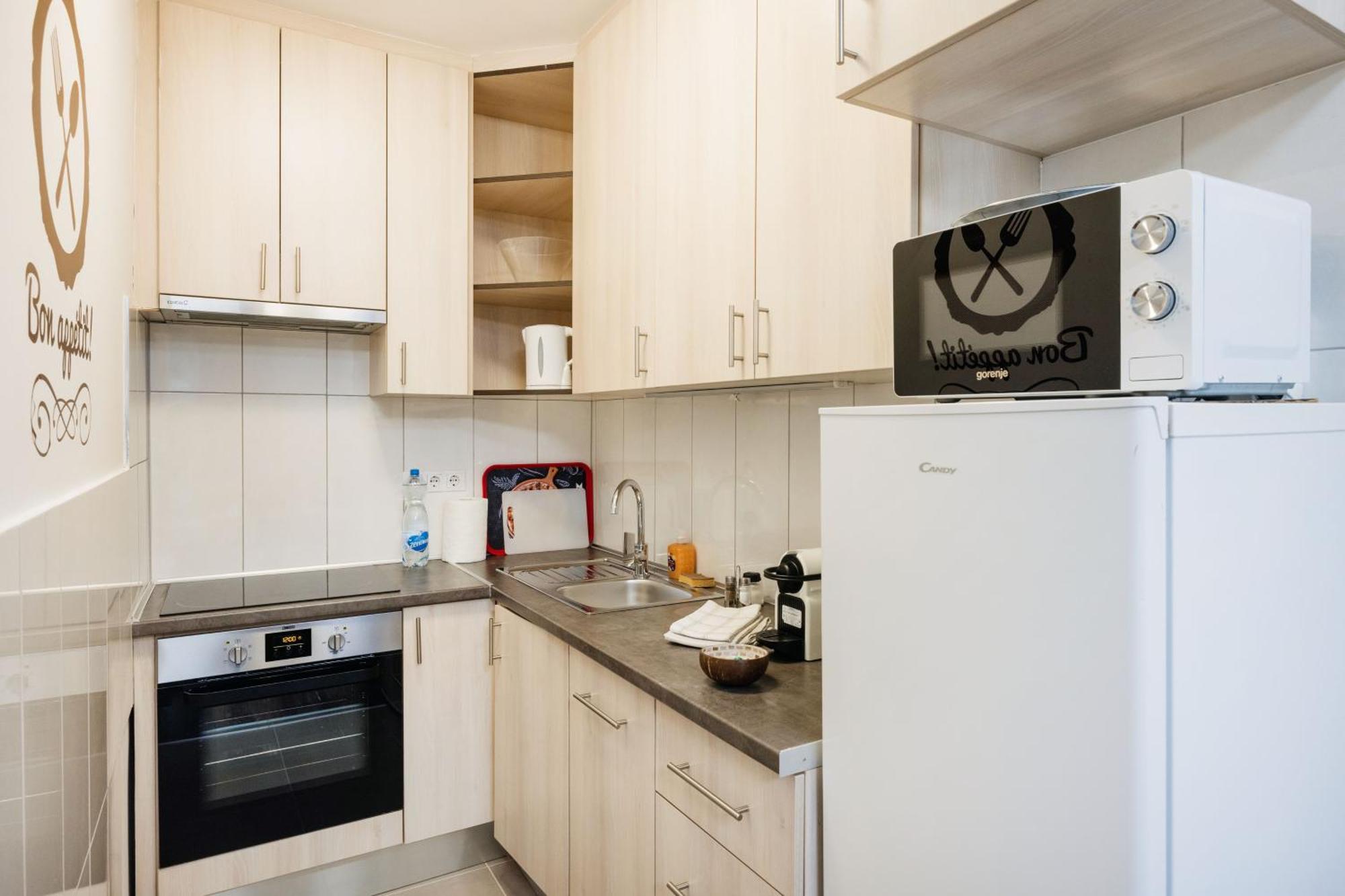 Modern Hub With Terrace & Parking * Budapest