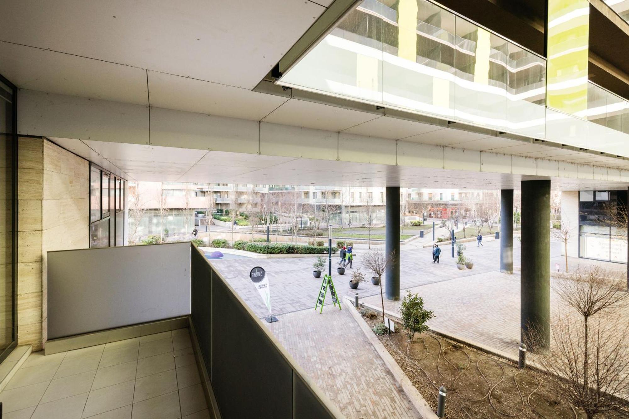 Apartamento Modern Hub With Terrace & Parking