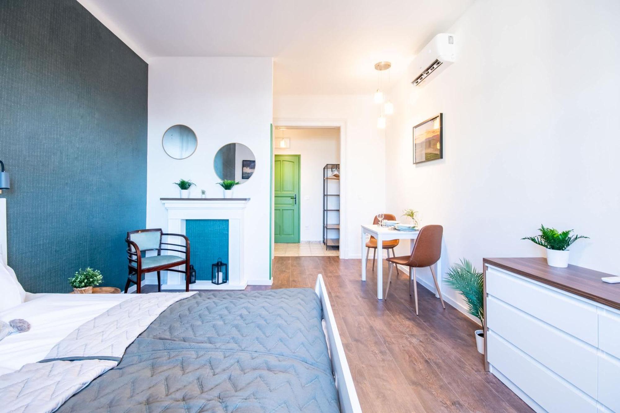 Super - Modern - Sunny Apartament