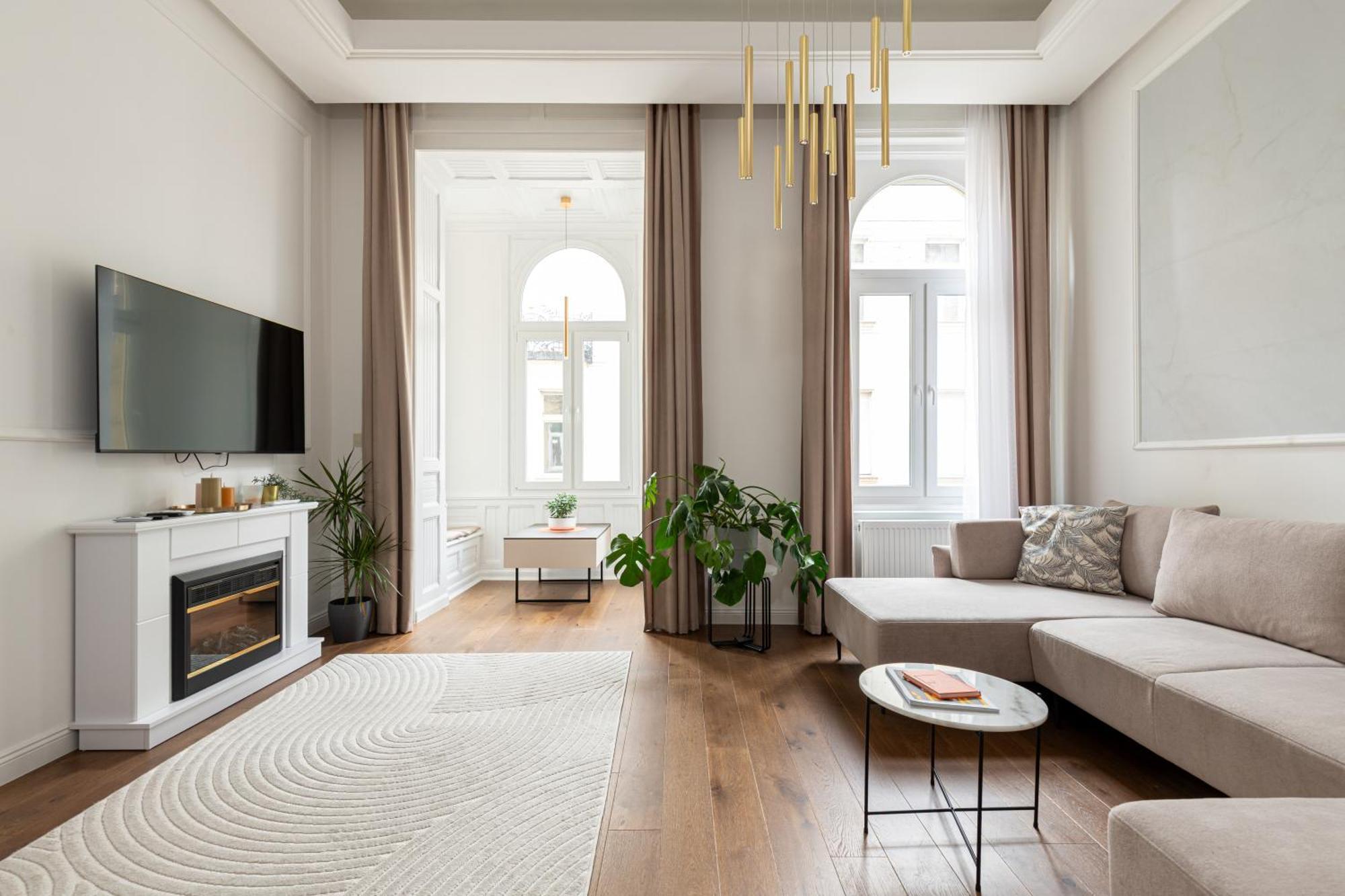 Luxurious N' Elegant Opera In The Heart Of *