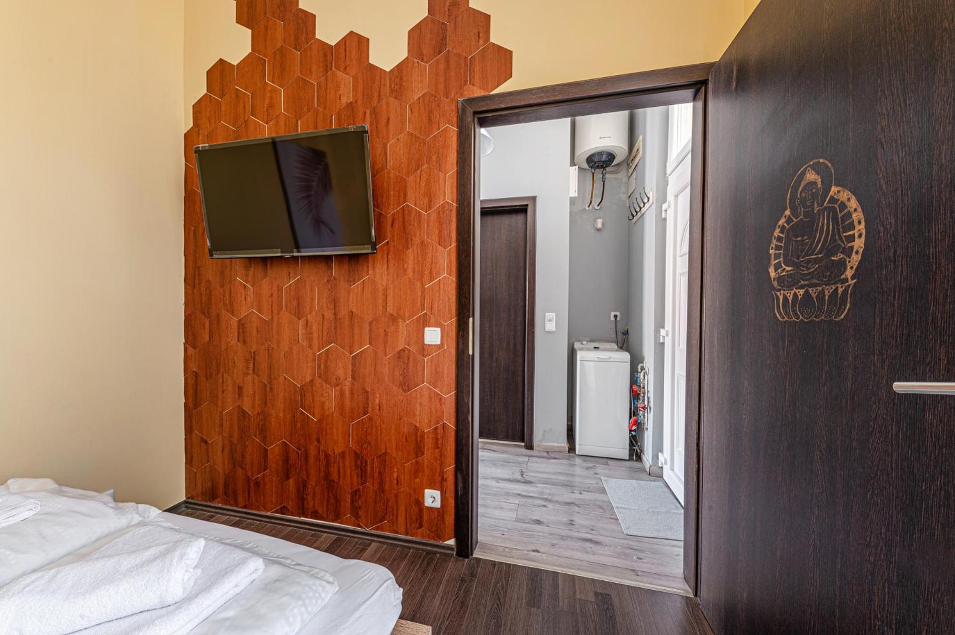 Gold Leaf In The Center Apartman