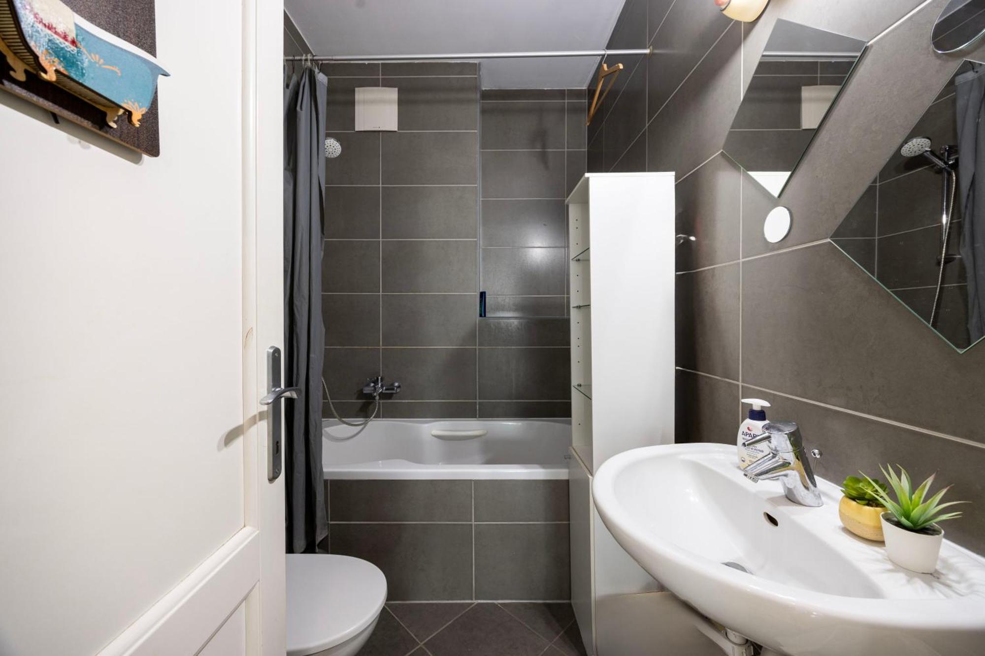 Deluxe Downtown W' Balcony In The Heart Of Budapest