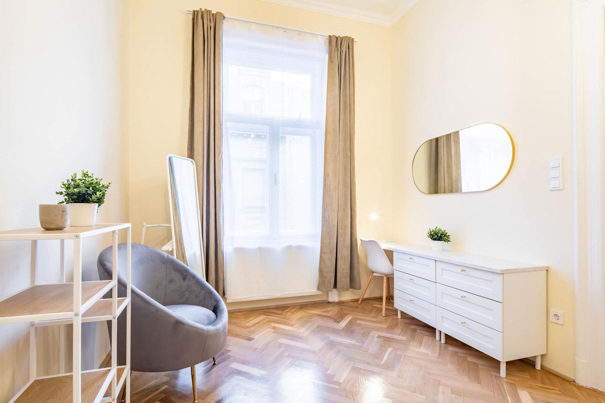 Very - Comfy - New Budapest