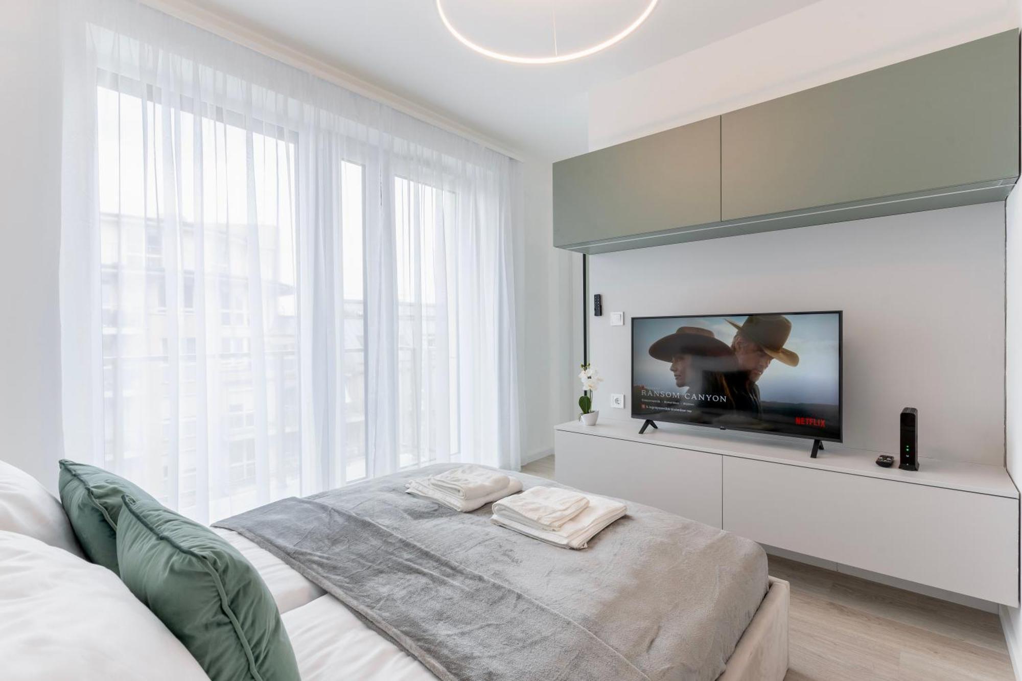 Chloe's Luxury & Ev Charger & Free Private Parking