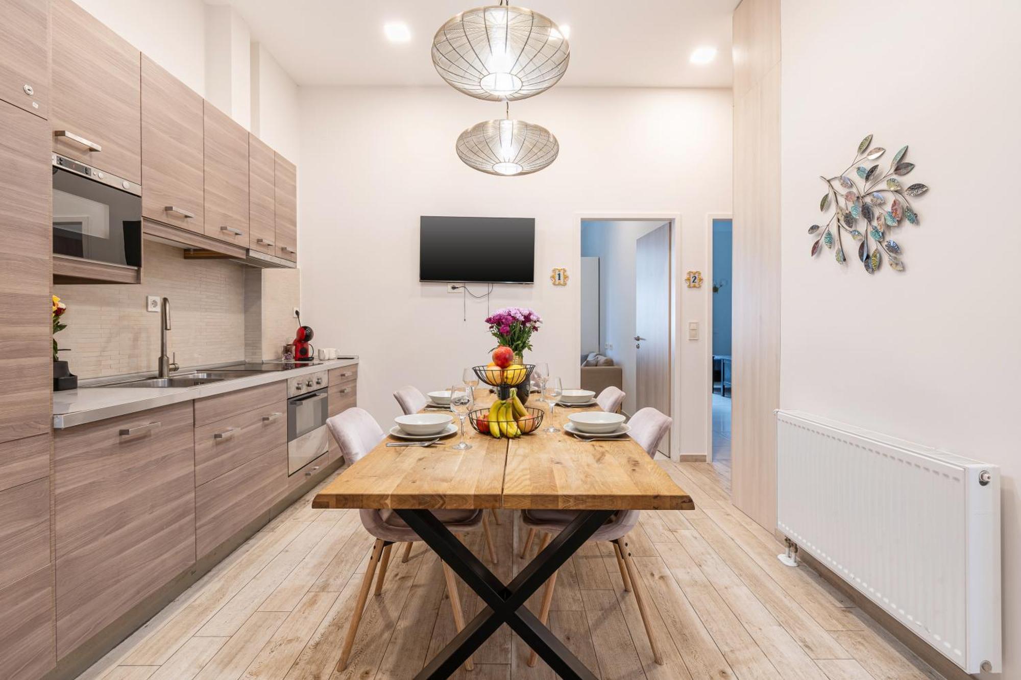 Basilika Monnalisa Luxury 3 Bedrooms With Amazing View Need Reservation X Free Parking Apartment Budapest