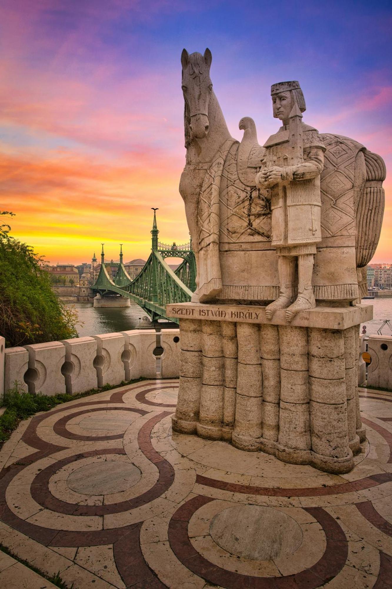 Z32 - & Chic - Stylish By Bqa * Budapest