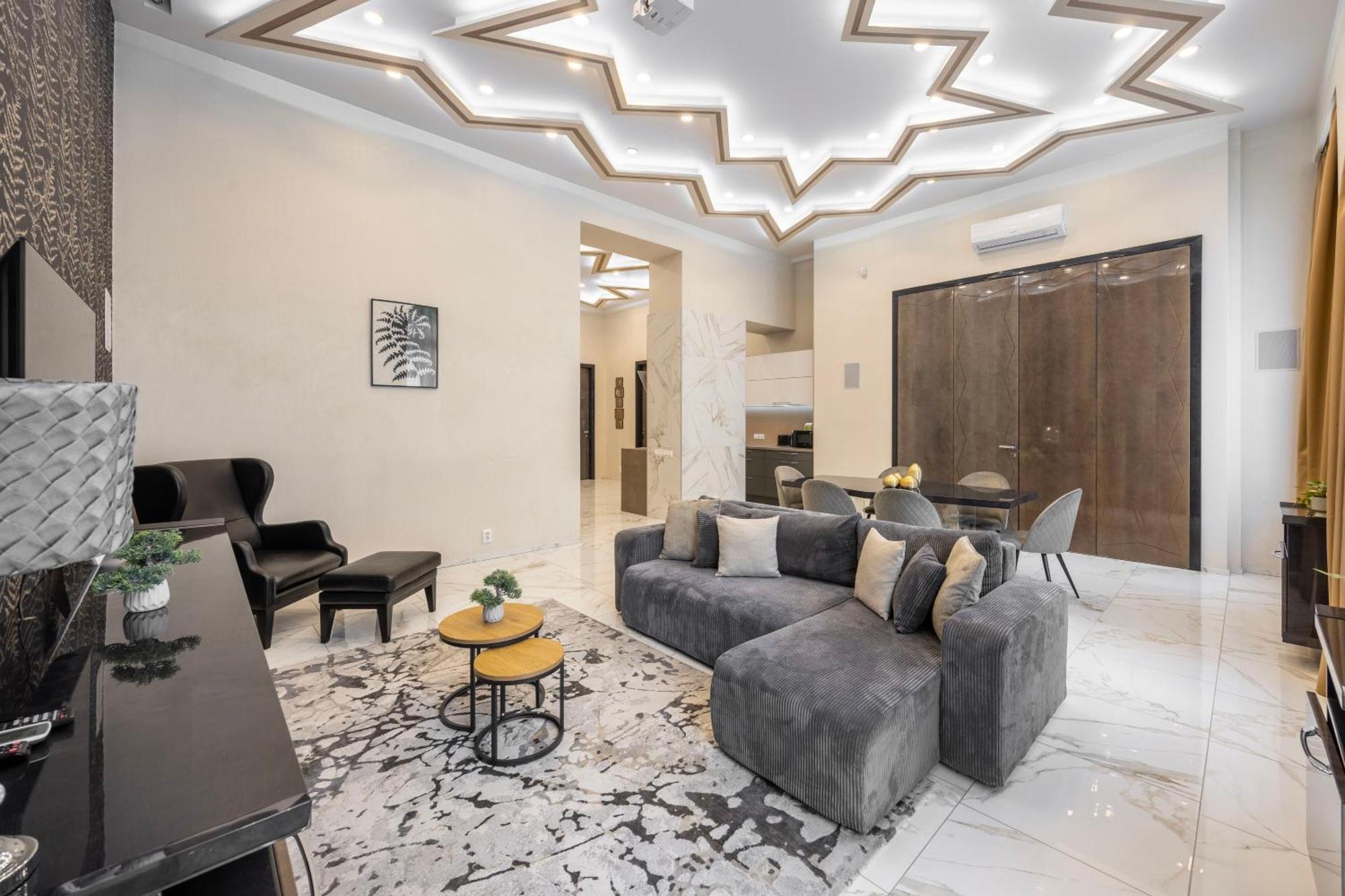 Extravagant & Modern Grand In The Center Of * Budapest