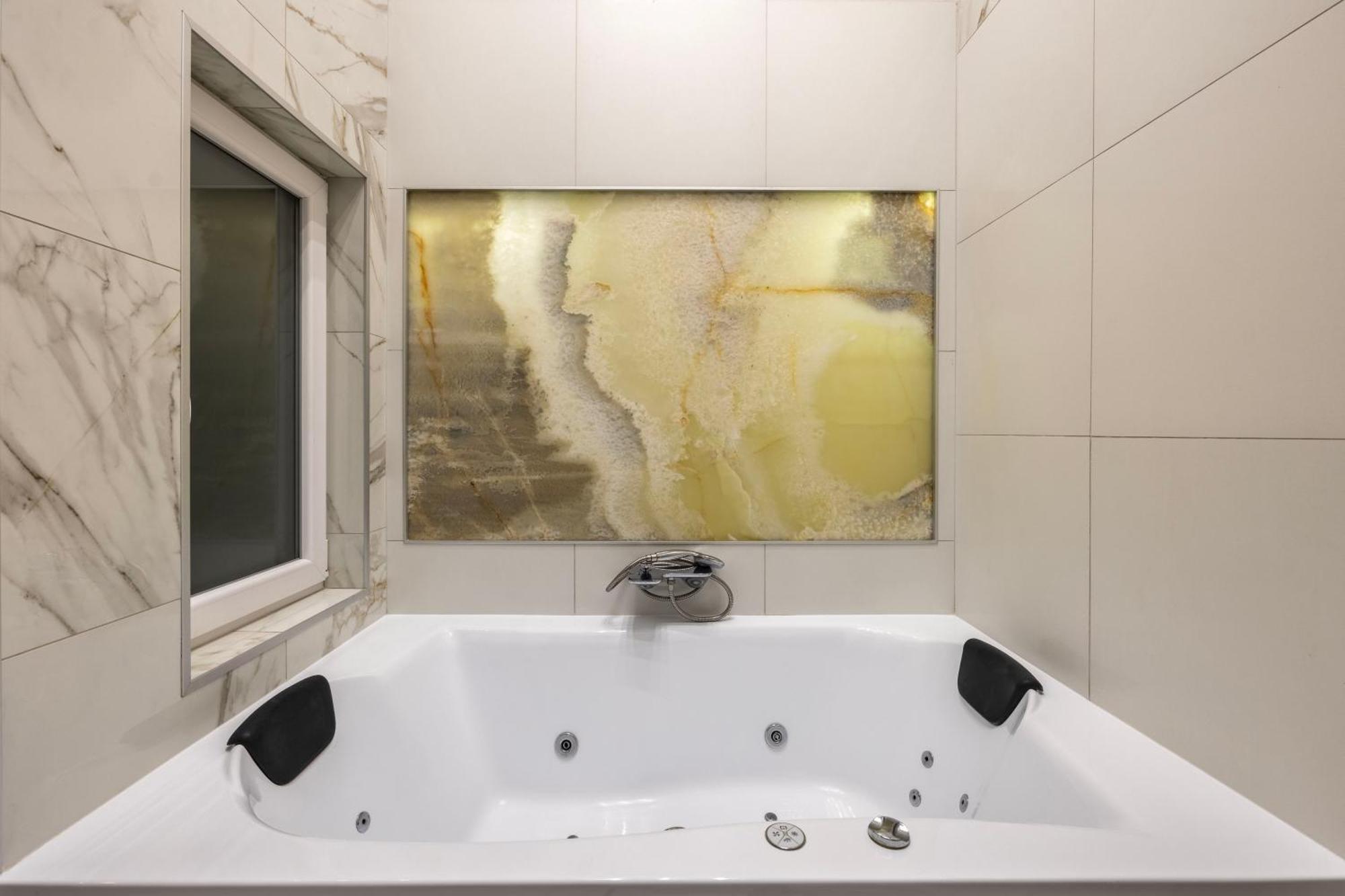 Extravagant & Modern Grand In The Center Of * Budapest