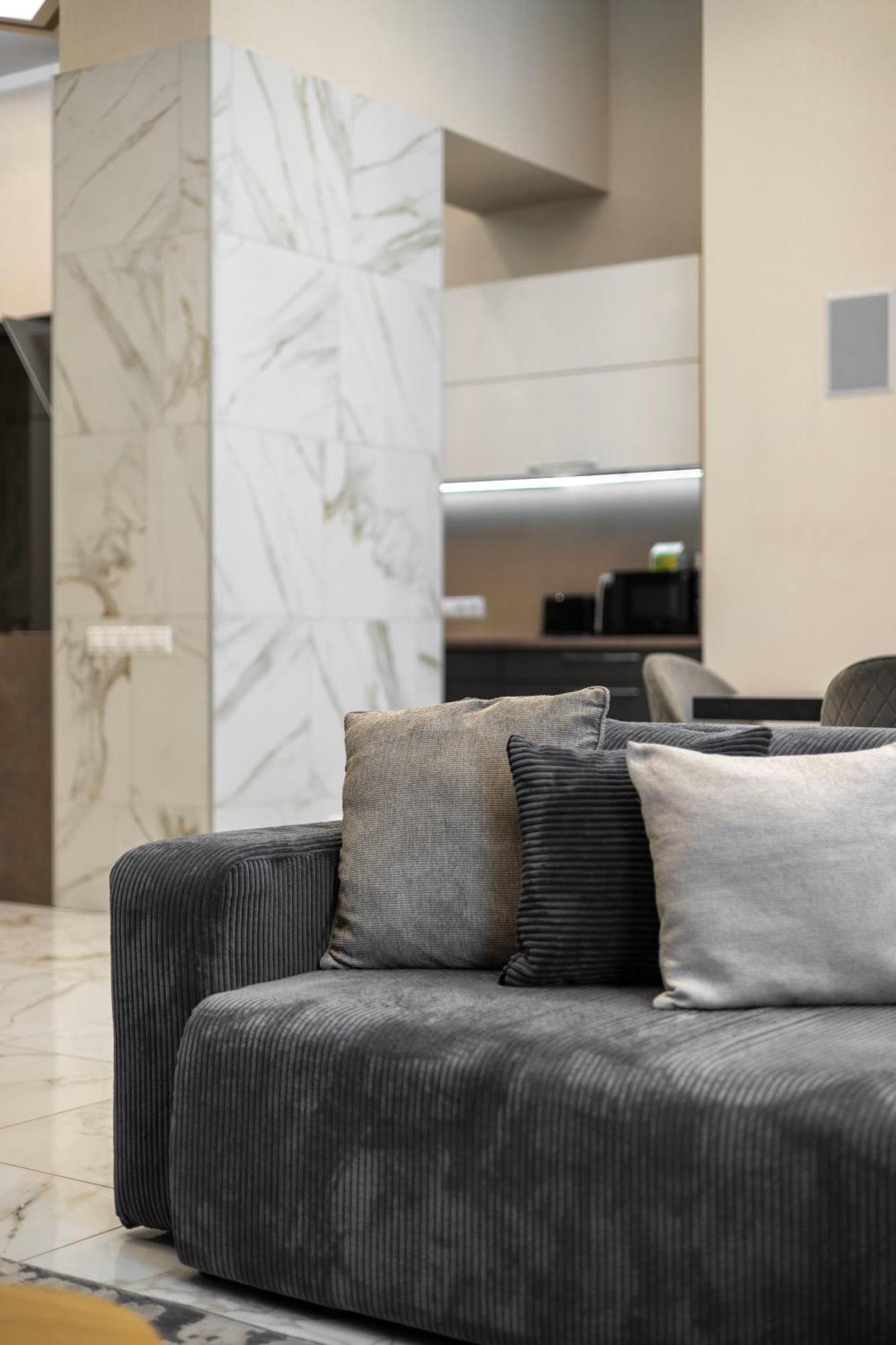 Extravagant & Modern Grand In The Center Of Apartman