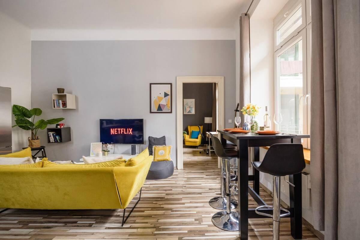 Charm In Bustling 7th District Apartamento Budapest