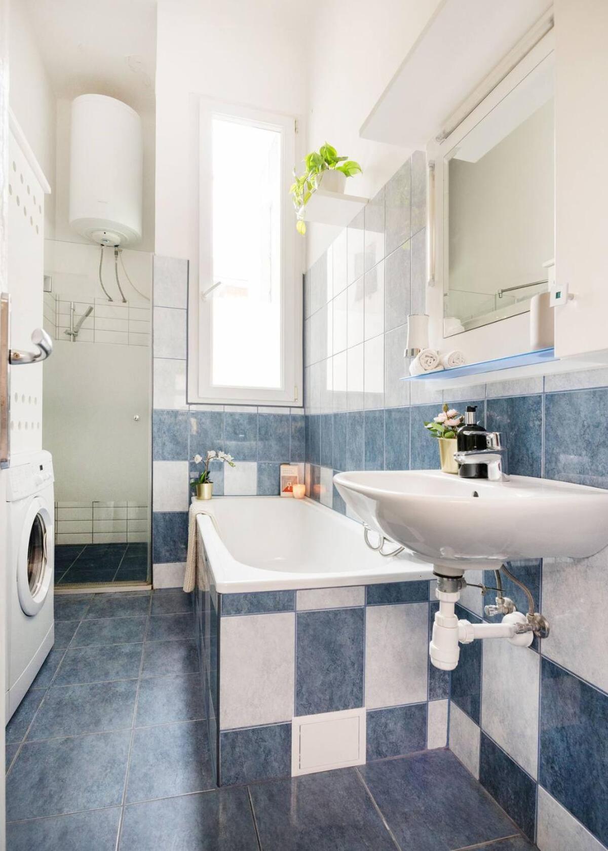 Charm In Bustling 7th District Apartamento *