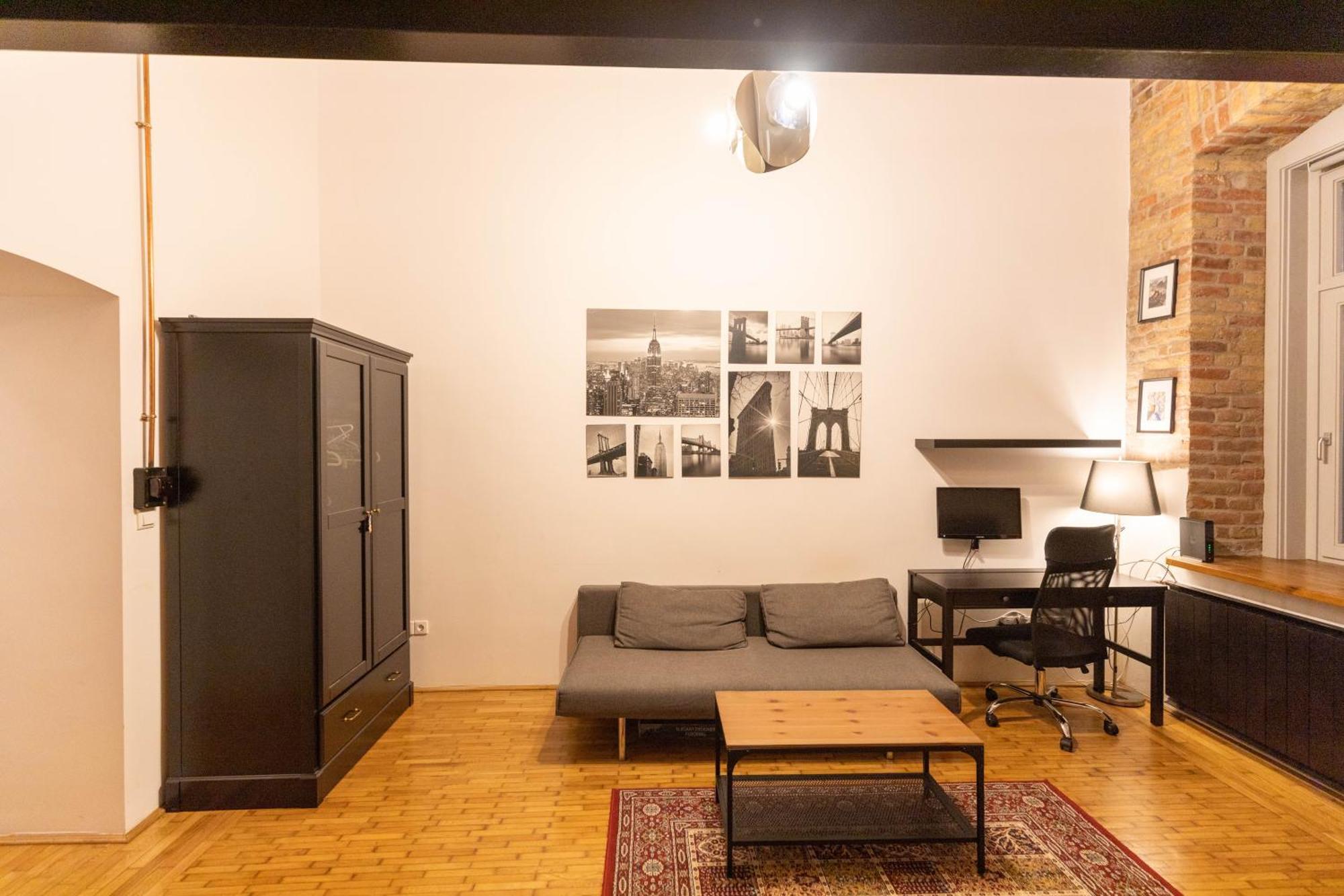 Downtown Loft Apartment *