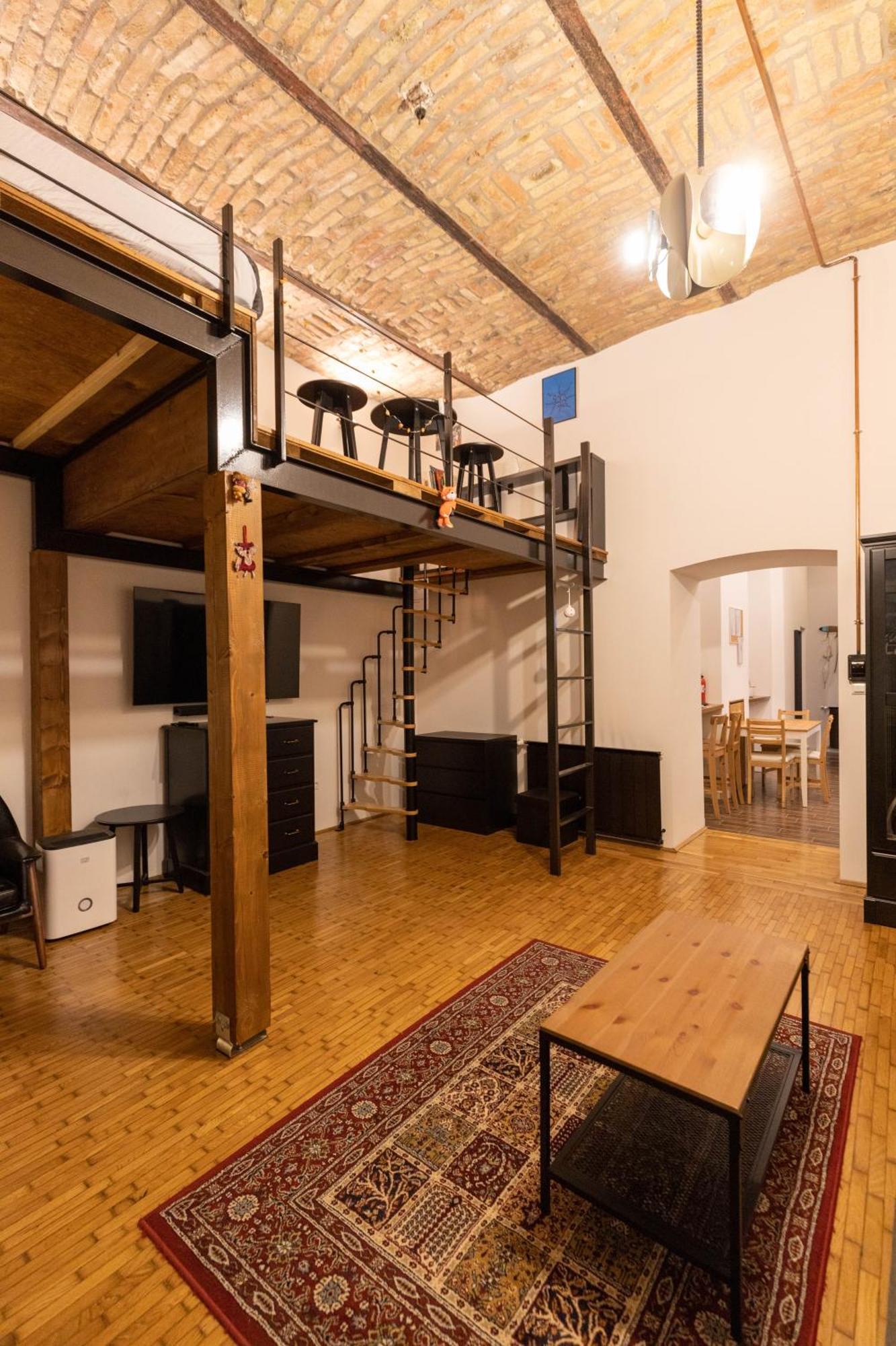 Apartment Downtown Loft Budapest