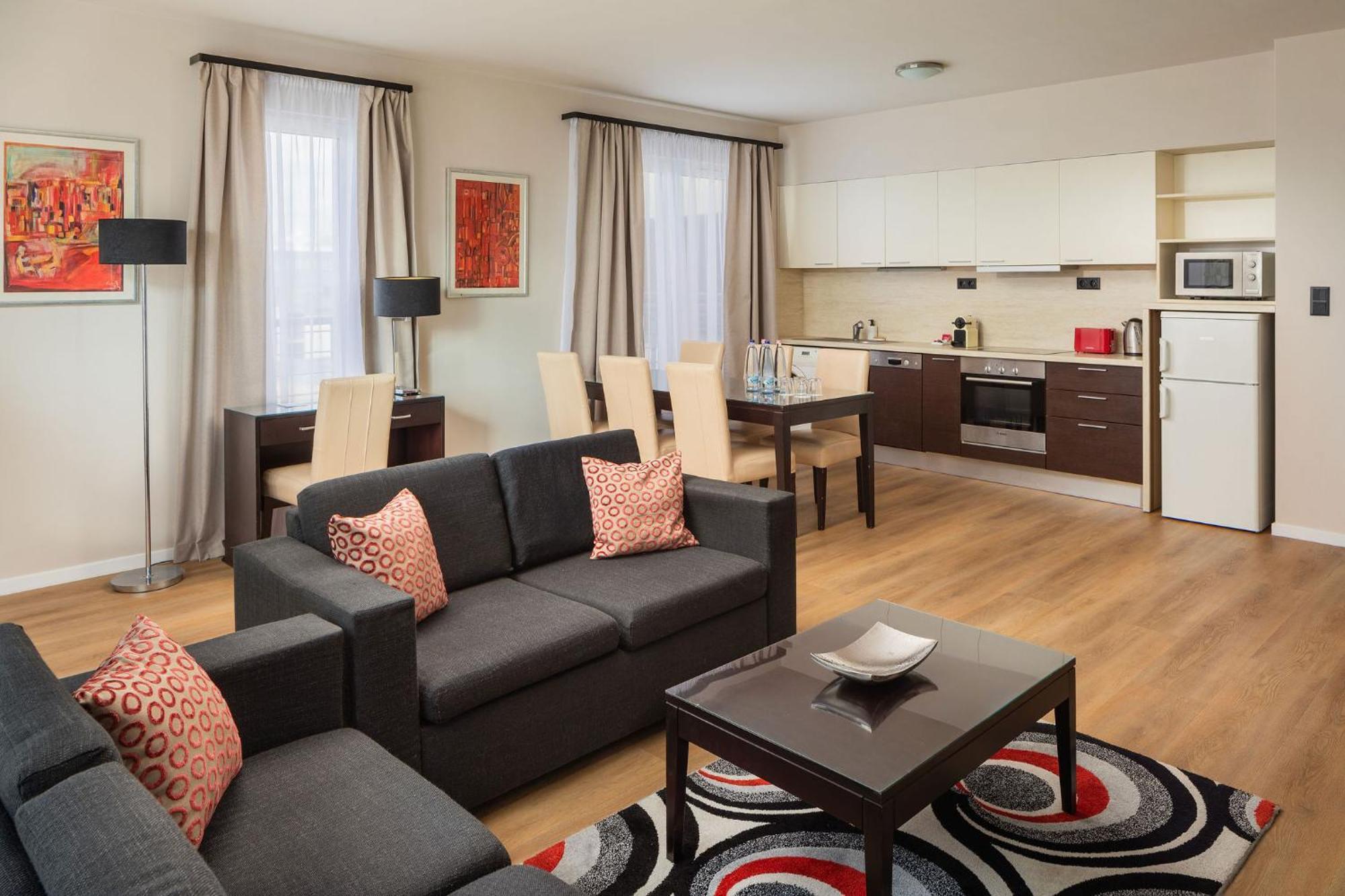 Escala & 4* Budapest