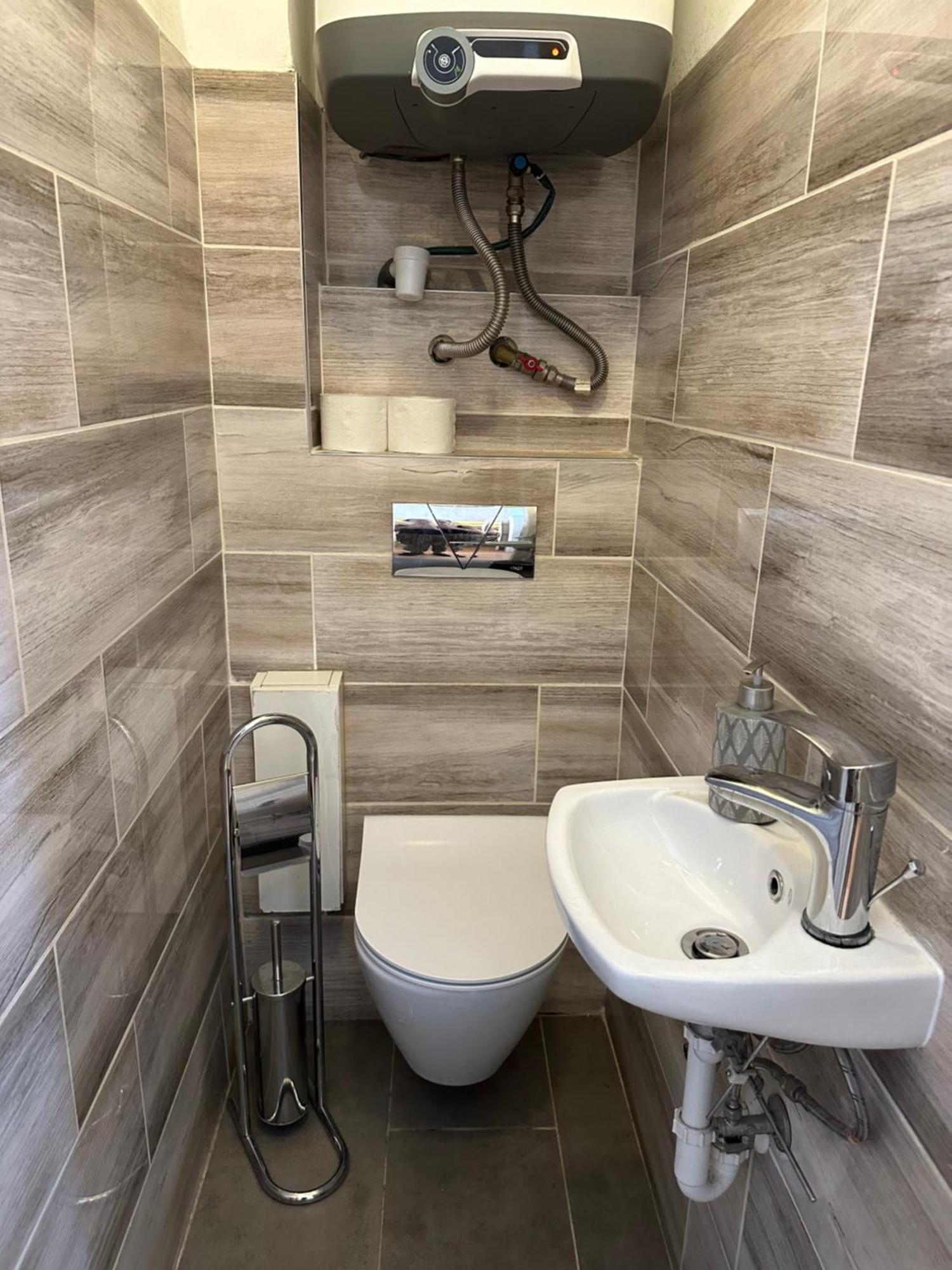 Appartamento Jacuzzi And Privacy With 2 Balconies And Free Garage