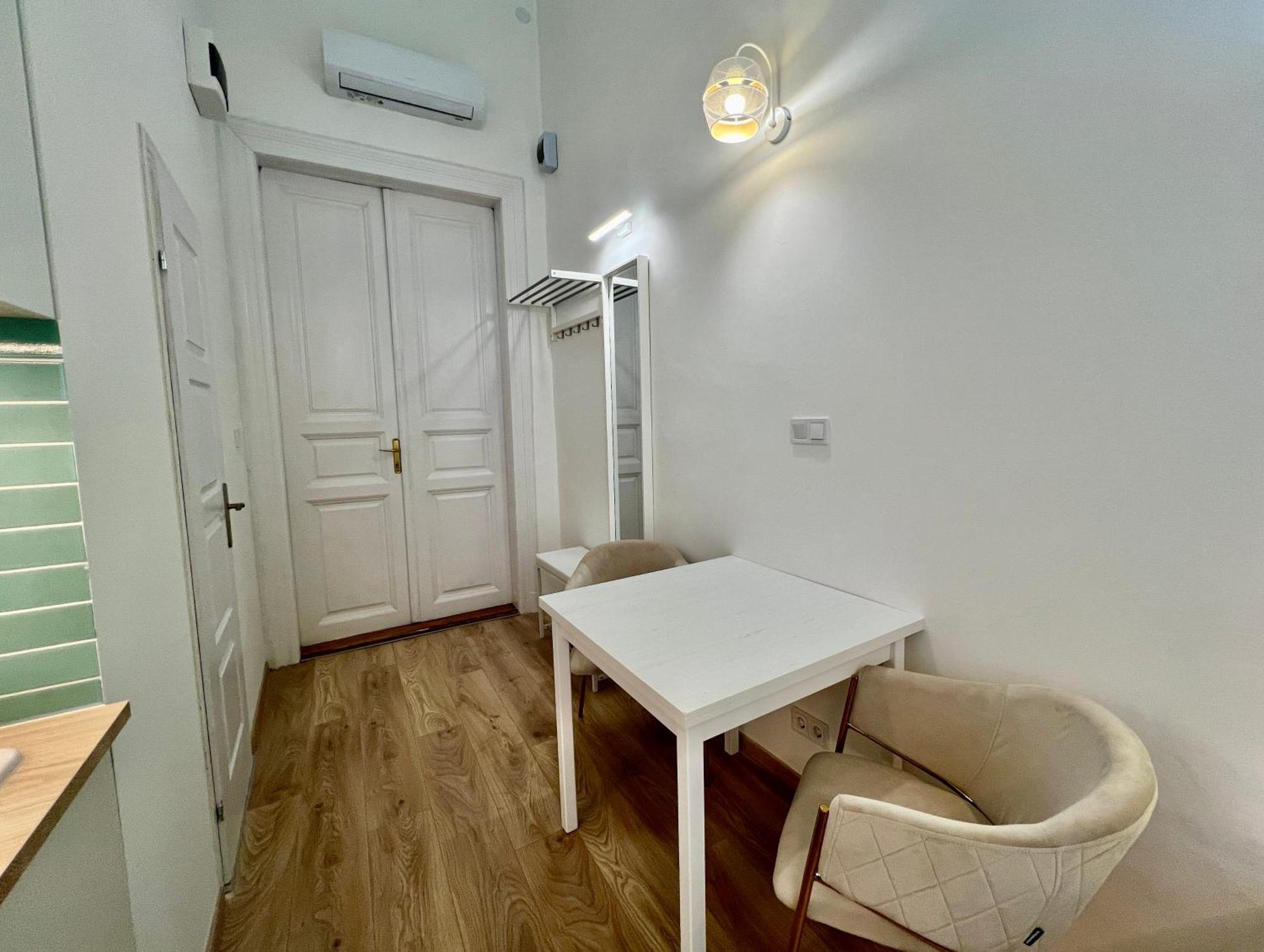 Urban Oasis Close To Oktogon * Budapest