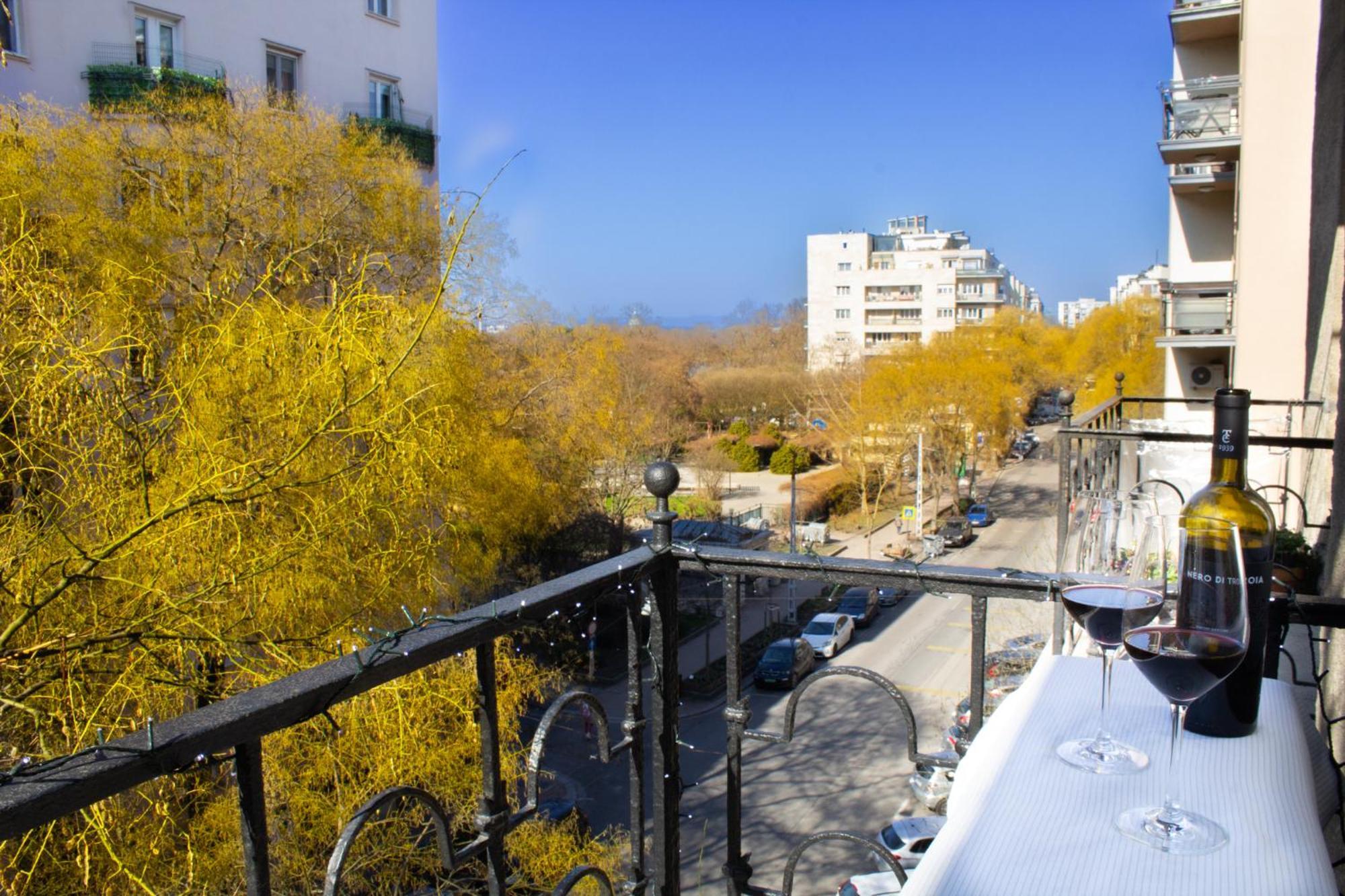 Stunning Parkside View - Unwind At Parklane Budapest