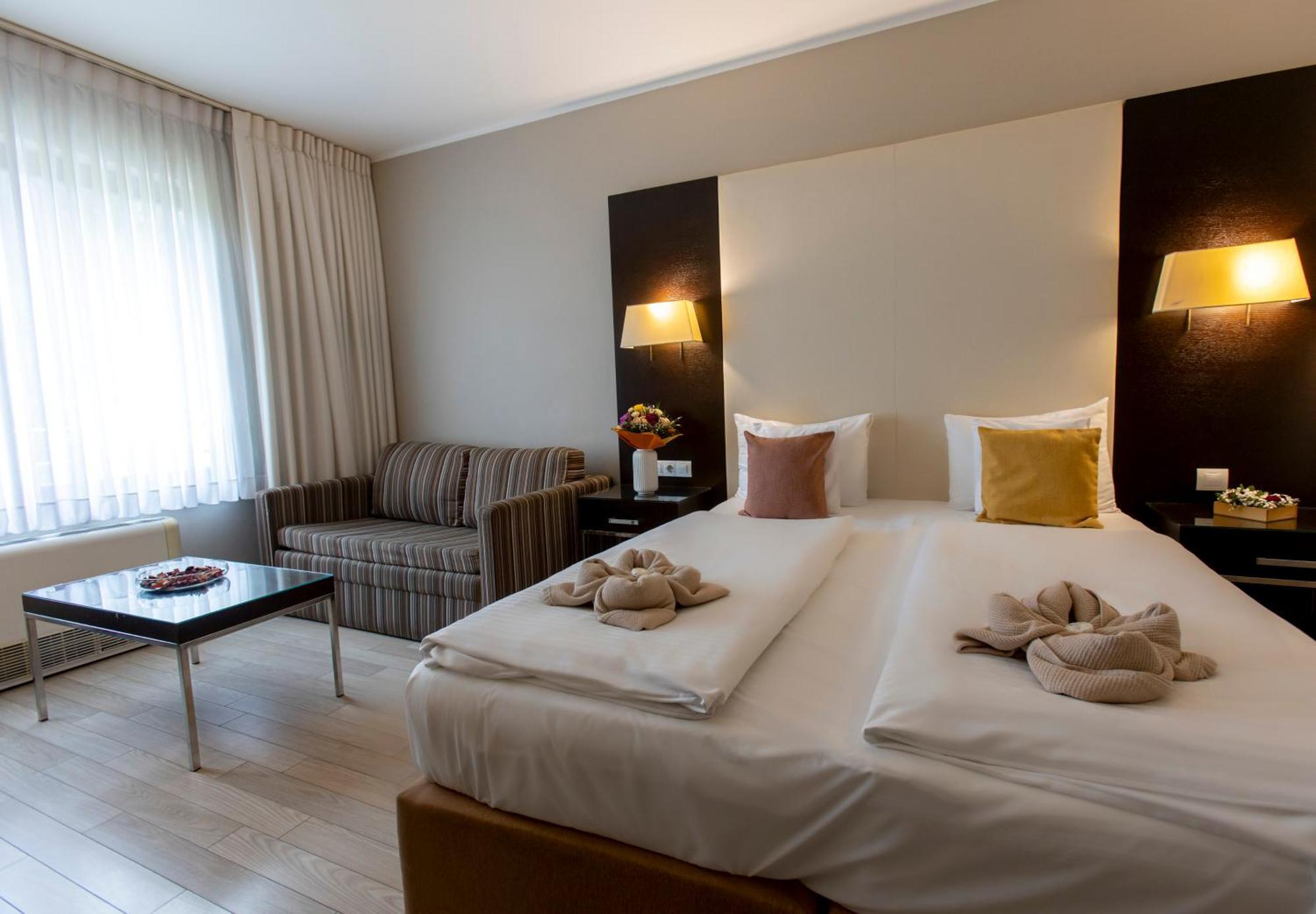 Lion's Garden Hotel 4*