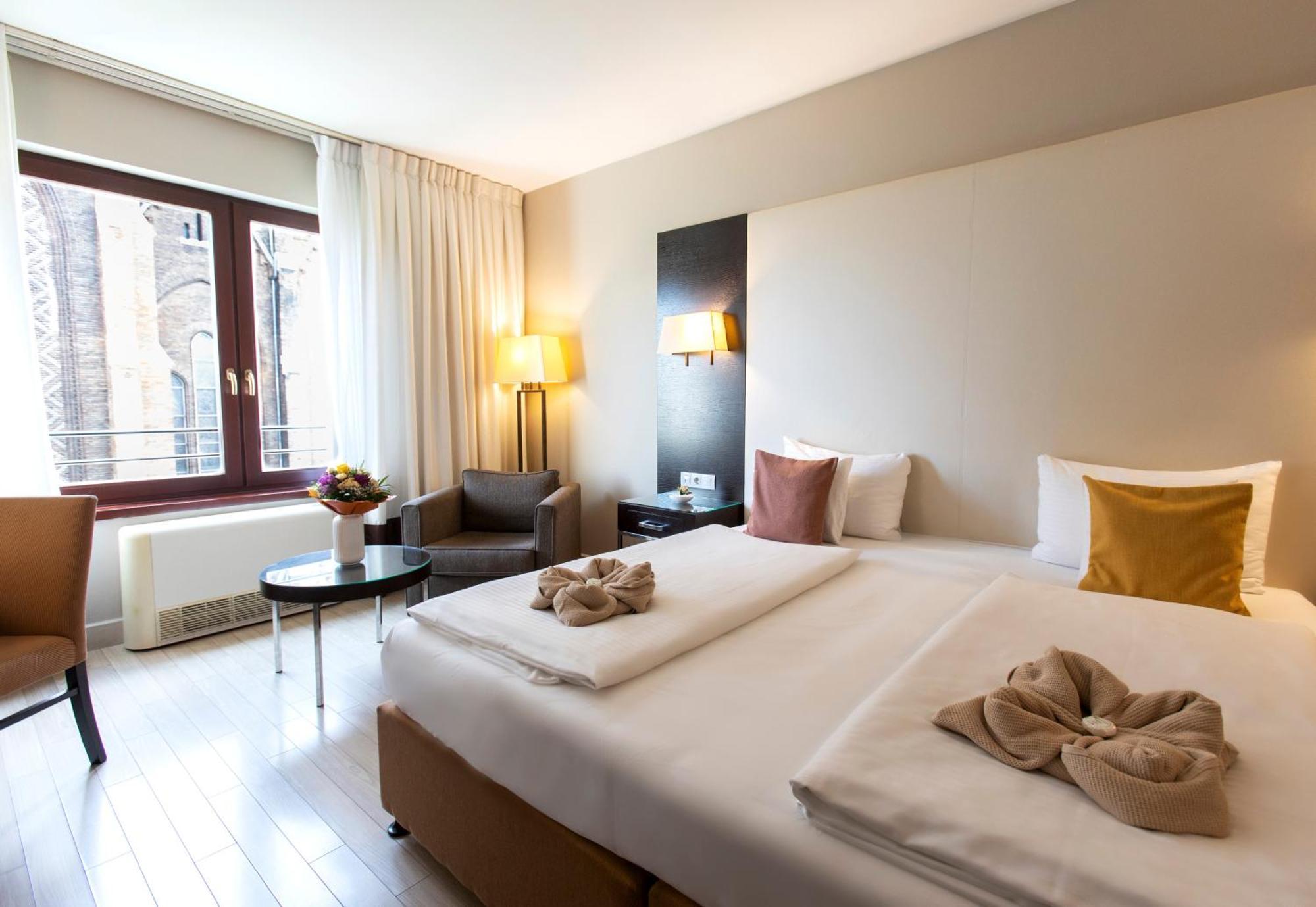 Hotel Lion's Garden 4*