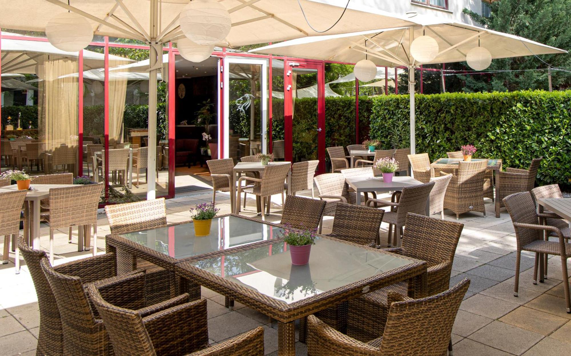 Lion's Garden Hotel
