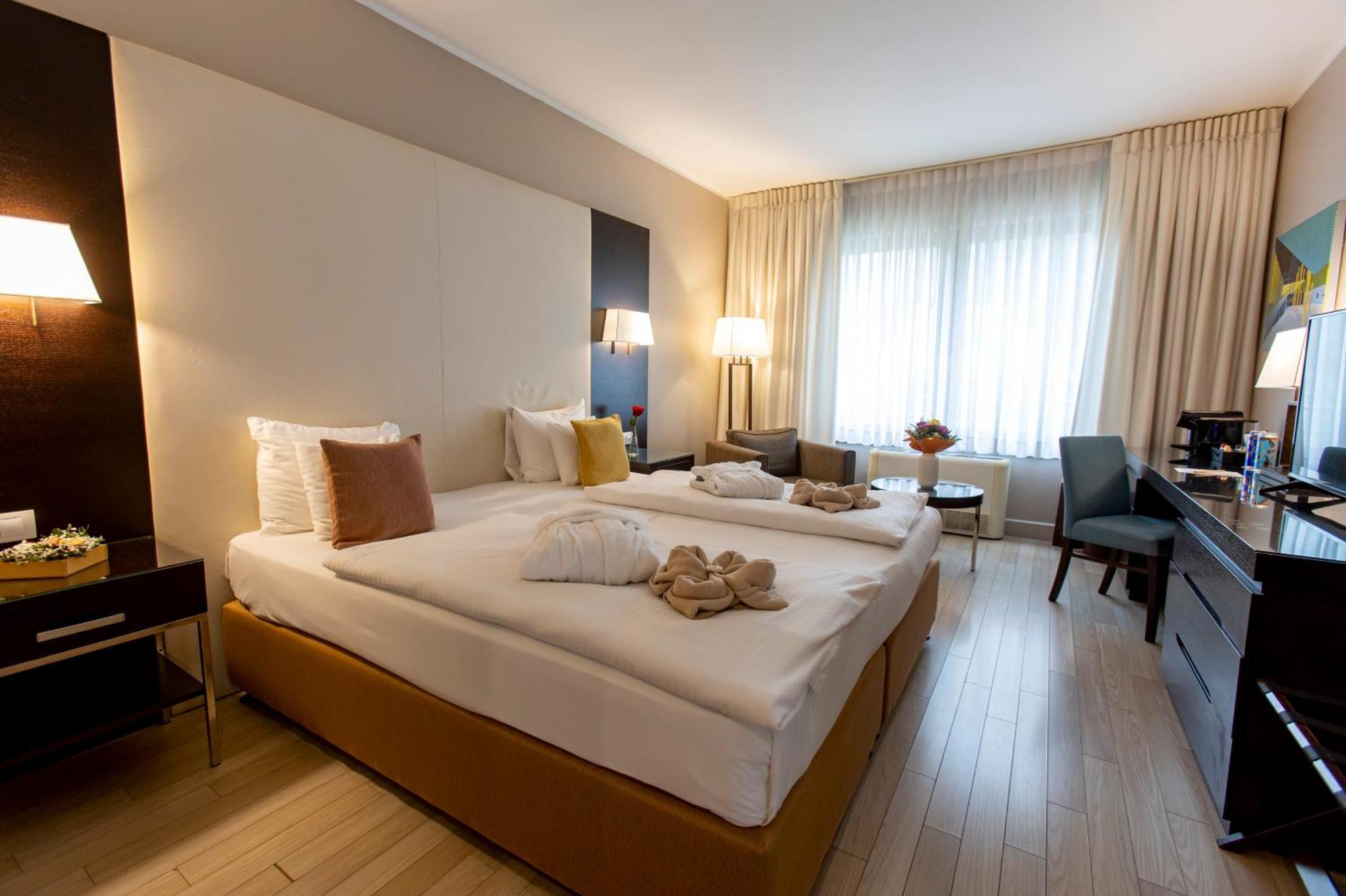 Lion's Garden Hotel 4*