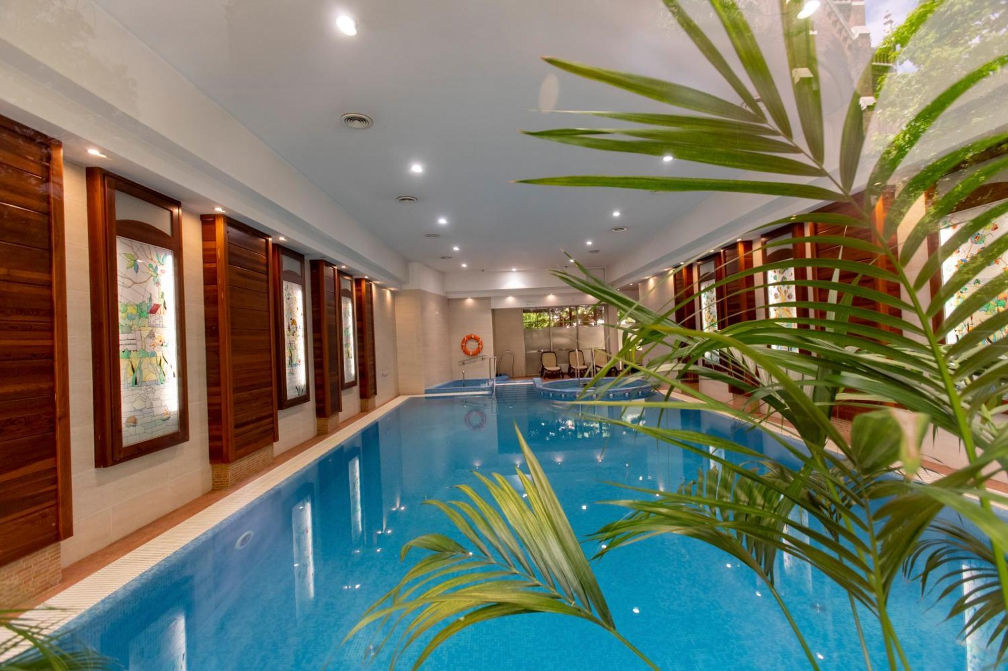 Lion's Garden Hotel