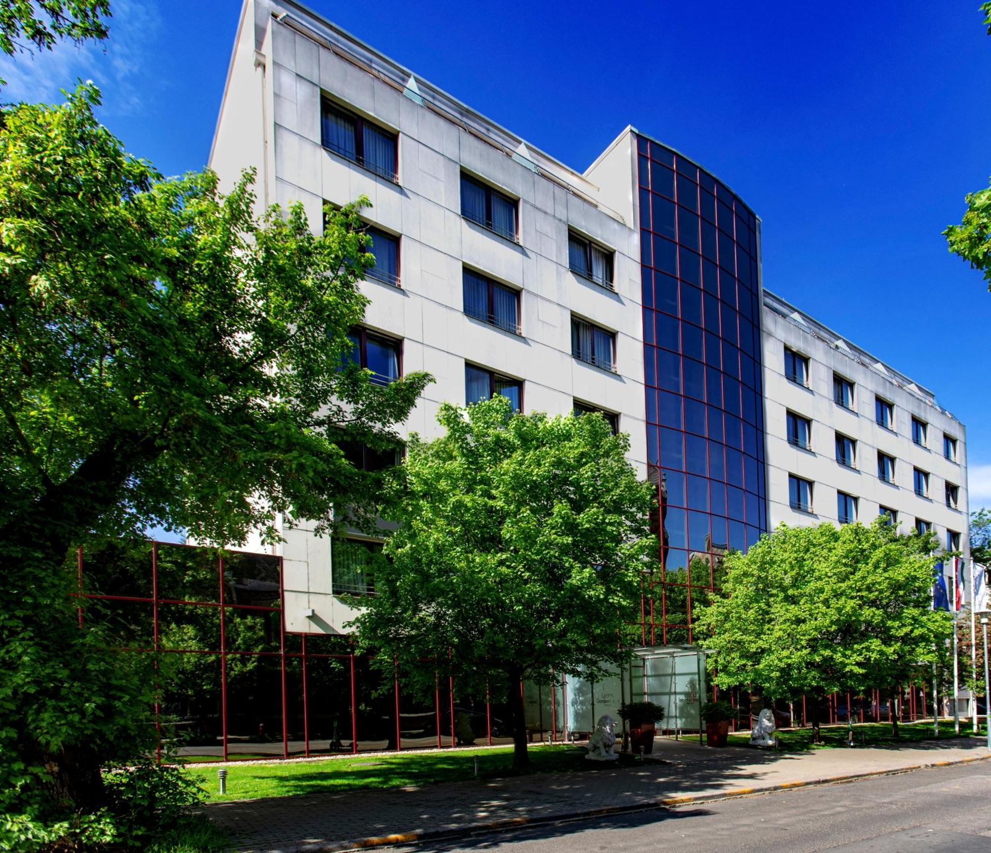 Lion's Garden Hotel