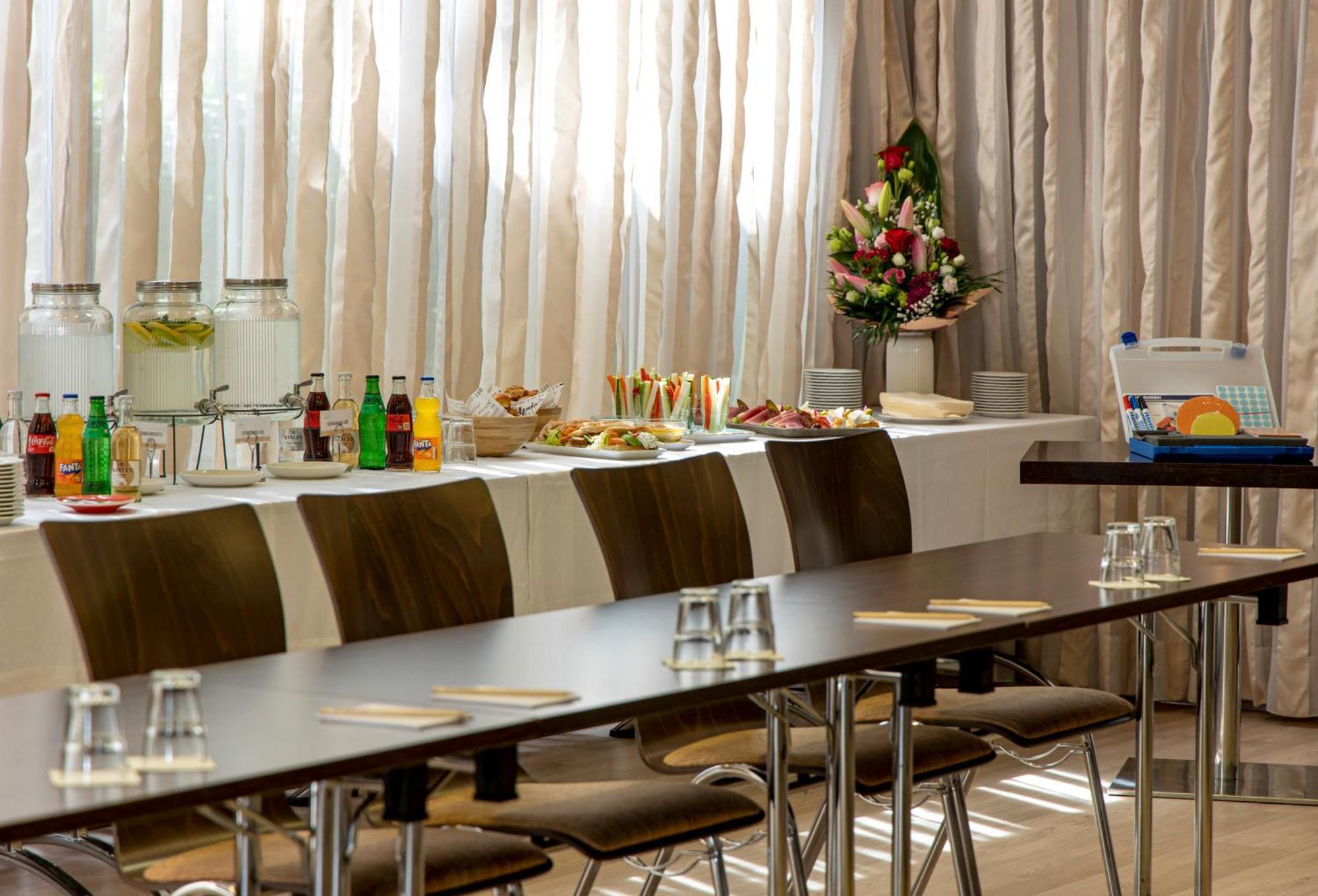Hotel Lion's Garden 4*