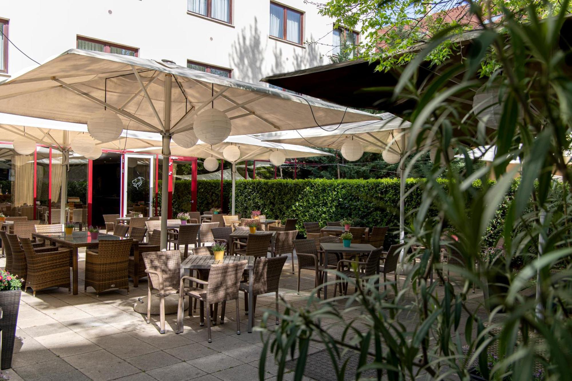 Hotel Lion's Garden