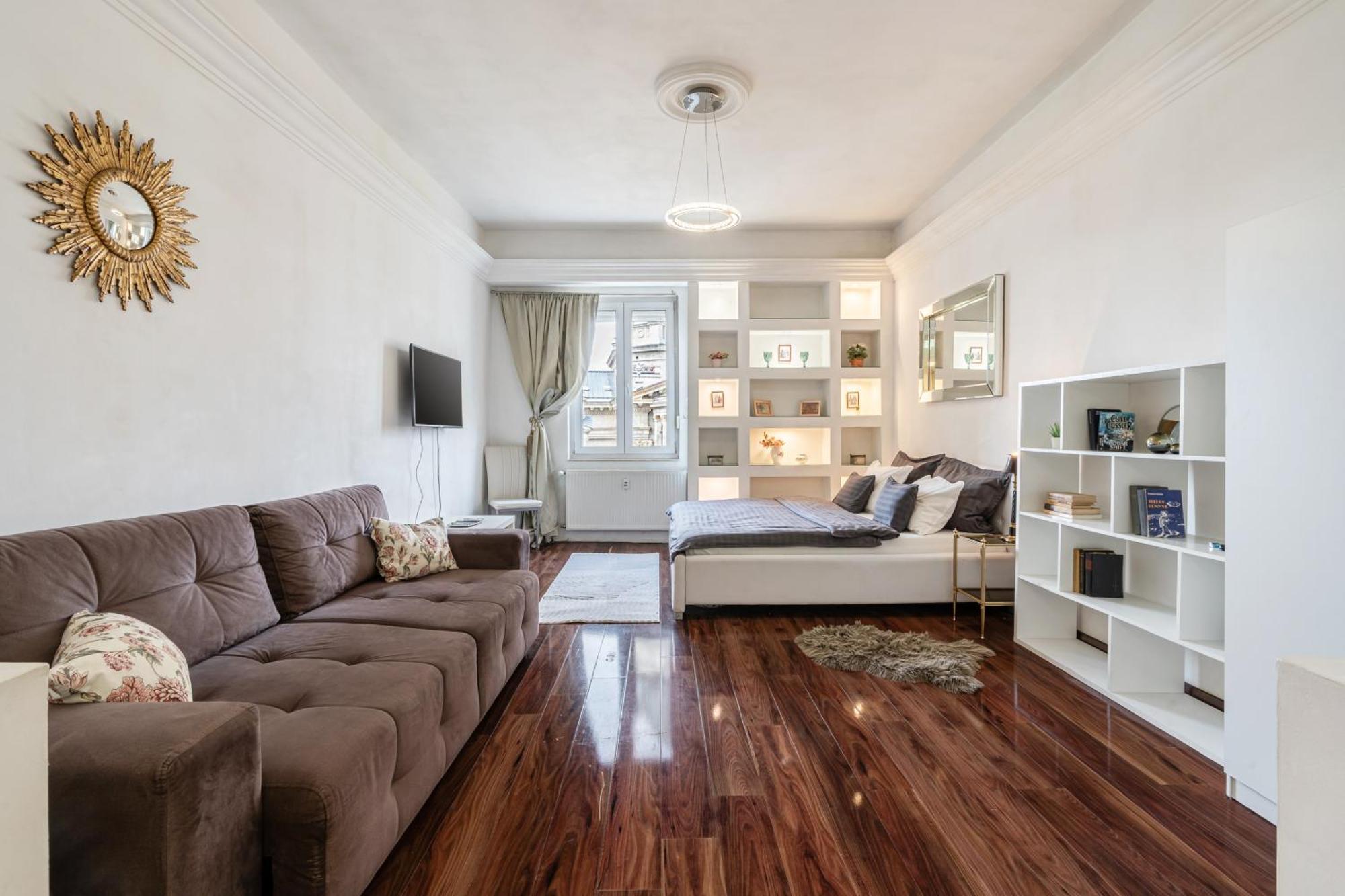 Apartment Basilica And Castle View Luxury Suite, Free Parking Reservation Needed