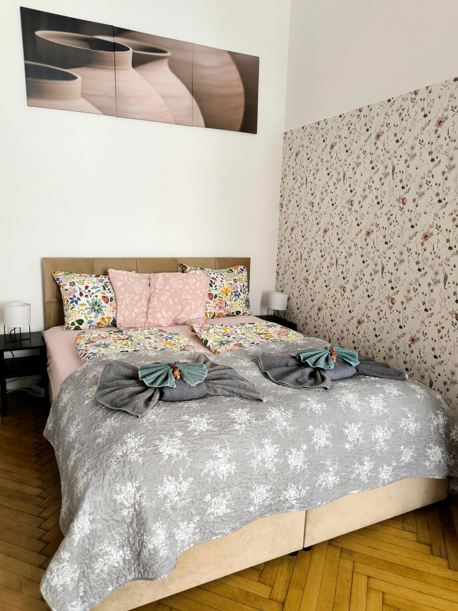 Margaret & Violet - Stylish Downtown Apartments In Budapest Apartment Budapest