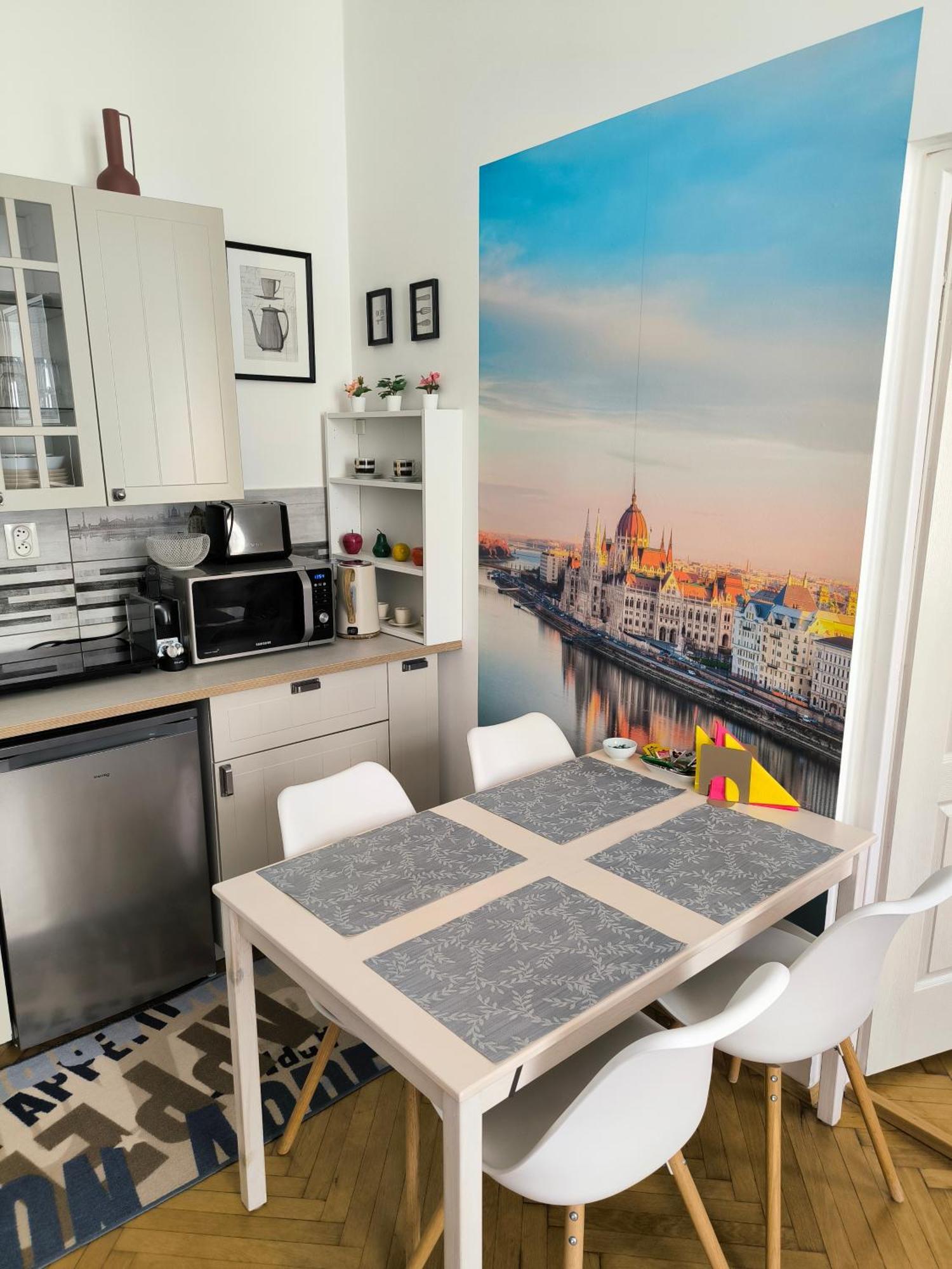 Apartment Margaret & Violet - Stylish Downtown Apartments In Budapest
