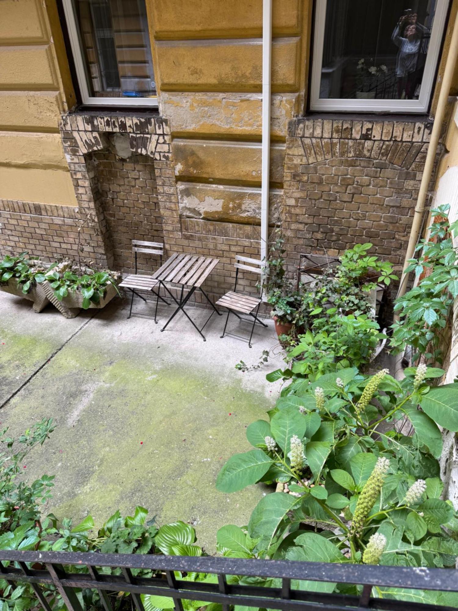 Small Cosy Near The Famous Westend Center Budapest